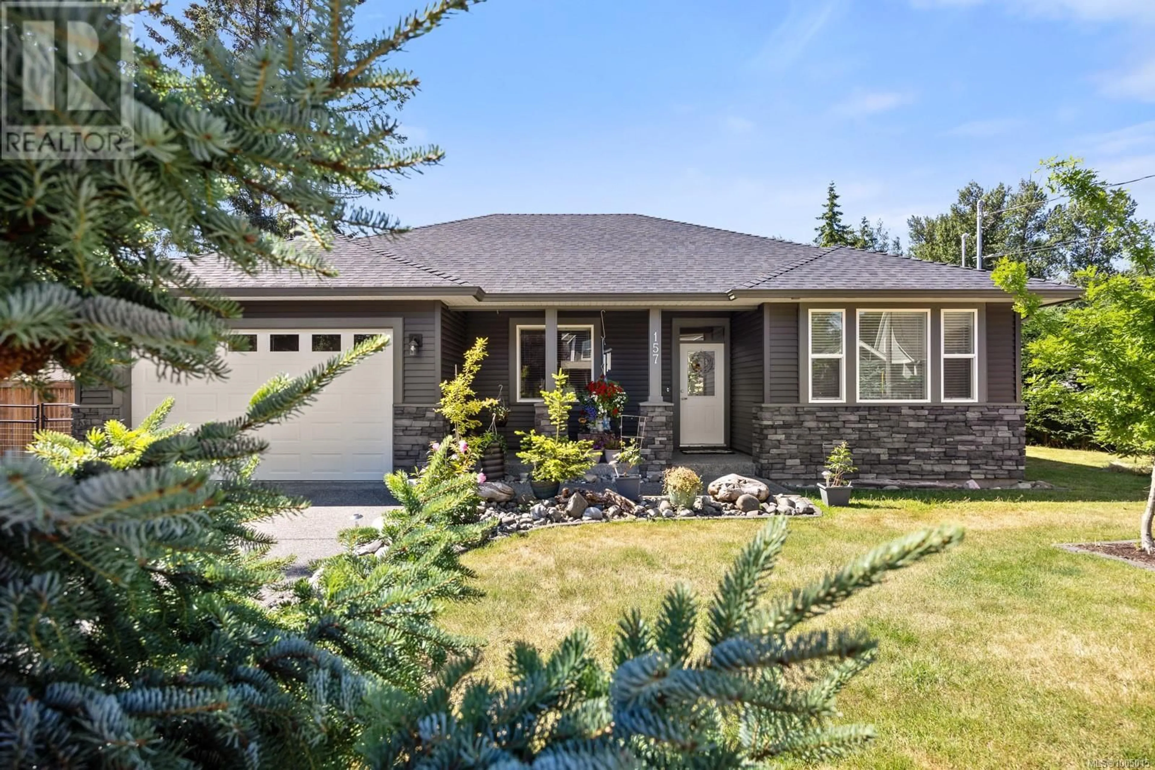 Home with vinyl exterior material, street for 157 SKIPTON CRESCENT, Campbell River British Columbia V9H1H3