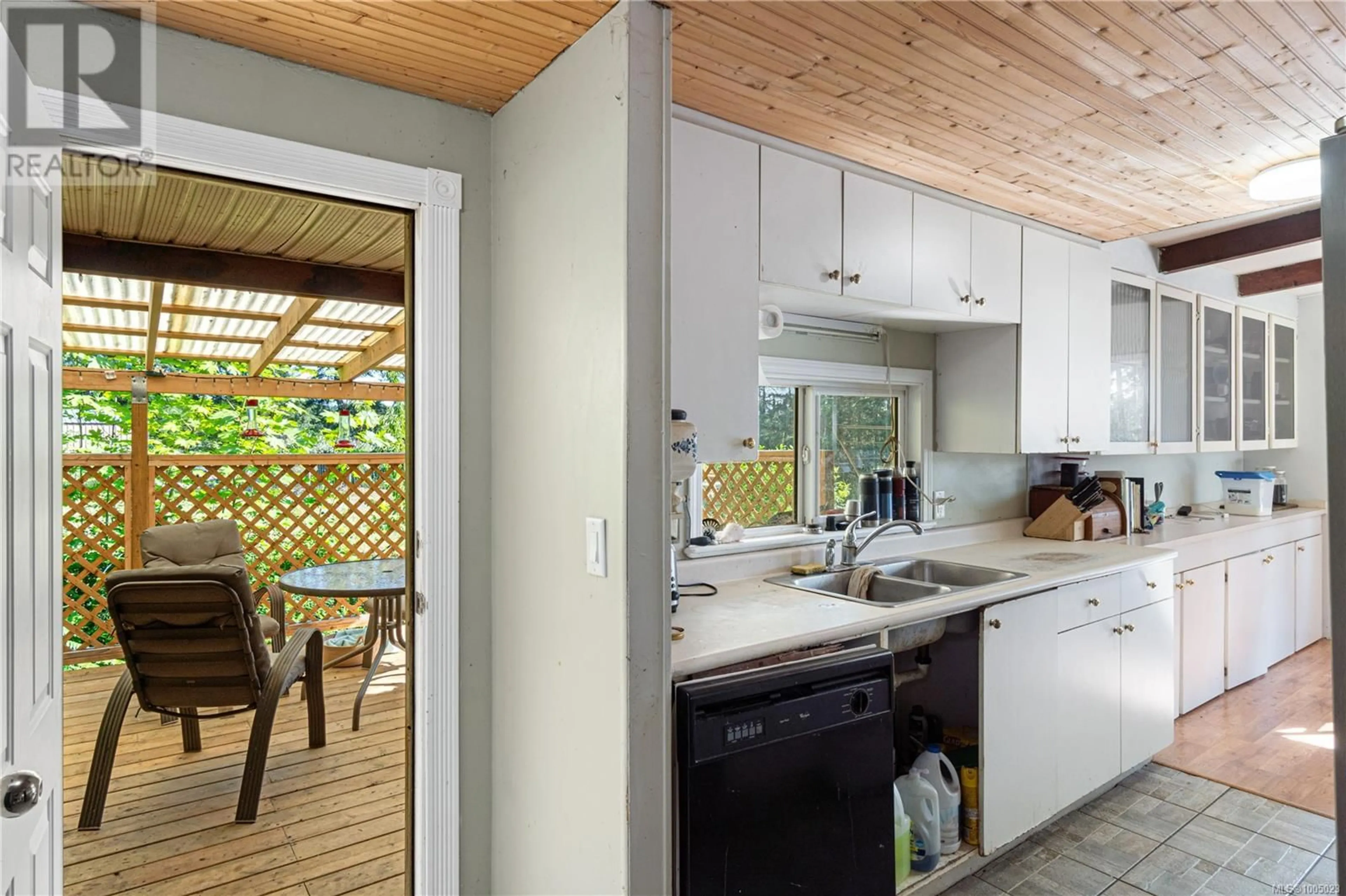 Open concept kitchen, unknown for 2642 SOUTH WELLINGTON ROAD, Nanaimo British Columbia V9X1X5