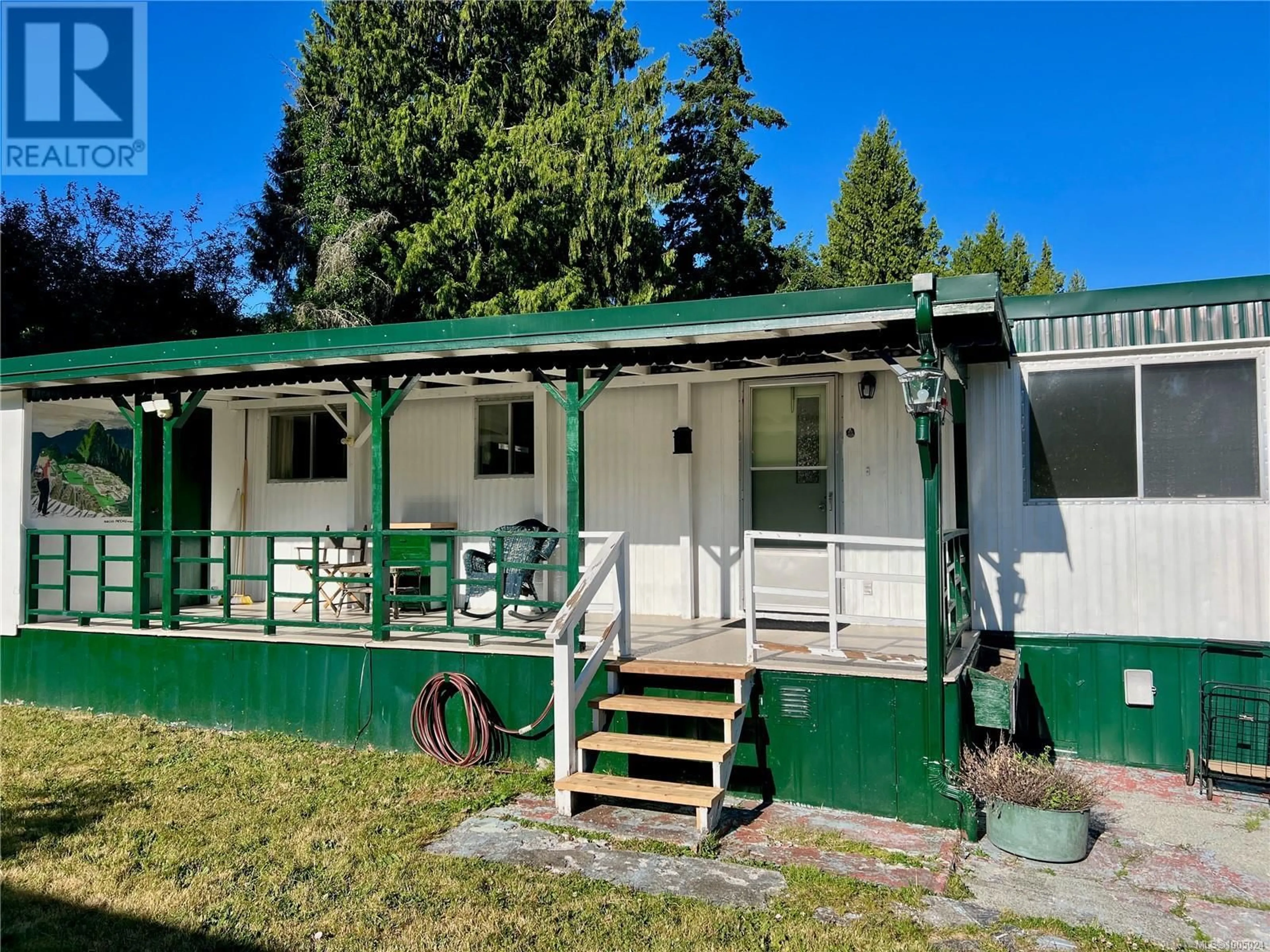 Home with vinyl exterior material, street for 42 - 61 12TH STREET, Nanaimo British Columbia V9R6L3