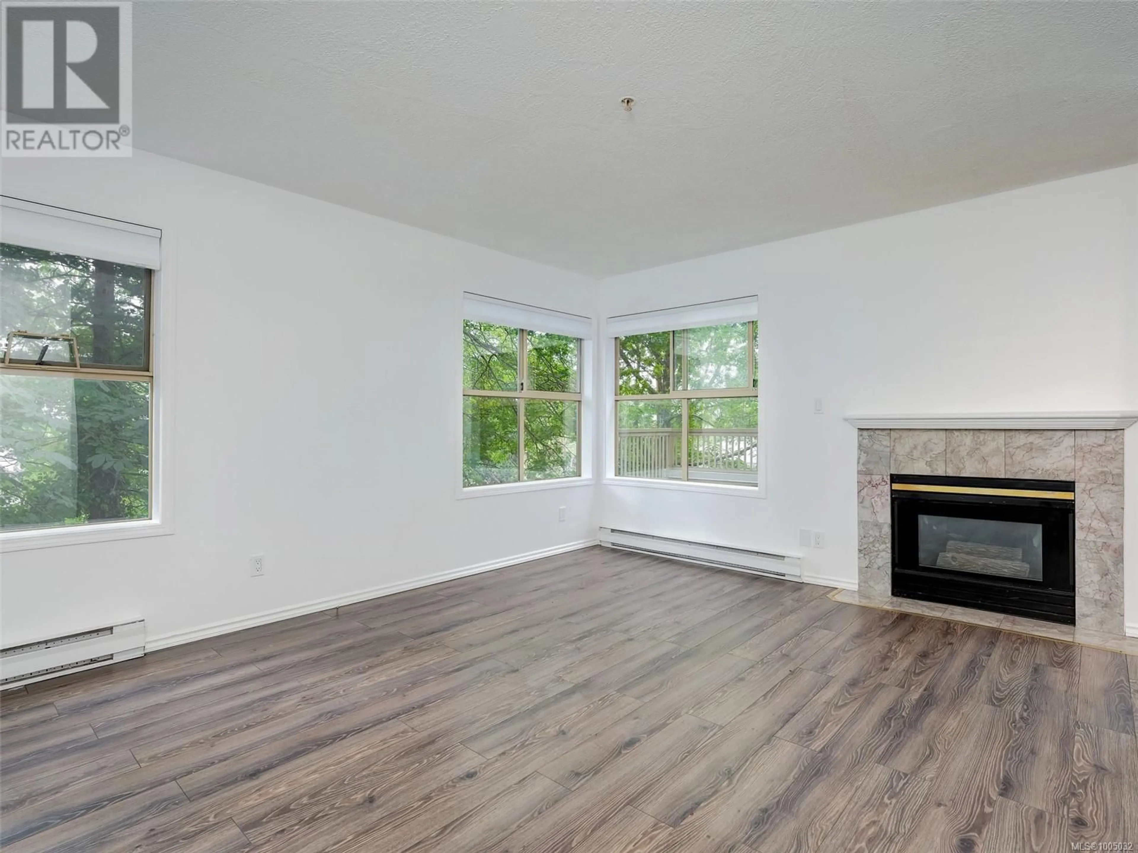 A pic of a room for 101 - 3363 GLASGOW AVENUE, Saanich British Columbia V8X1M5