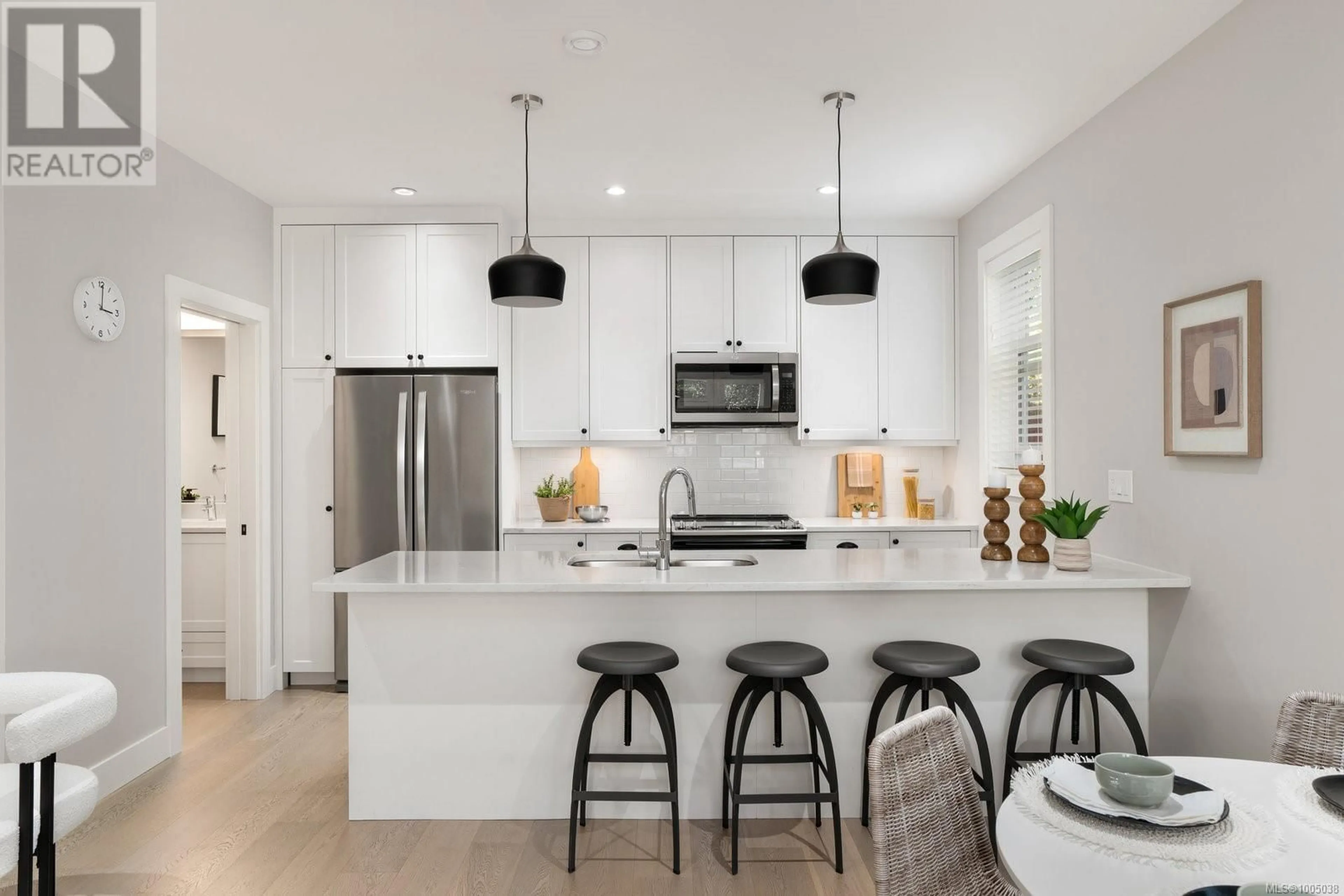 Contemporary kitchen, ceramic/tile floor for 4 - 2369 MALAVIEW AVENUE, Sidney British Columbia V8L2G1