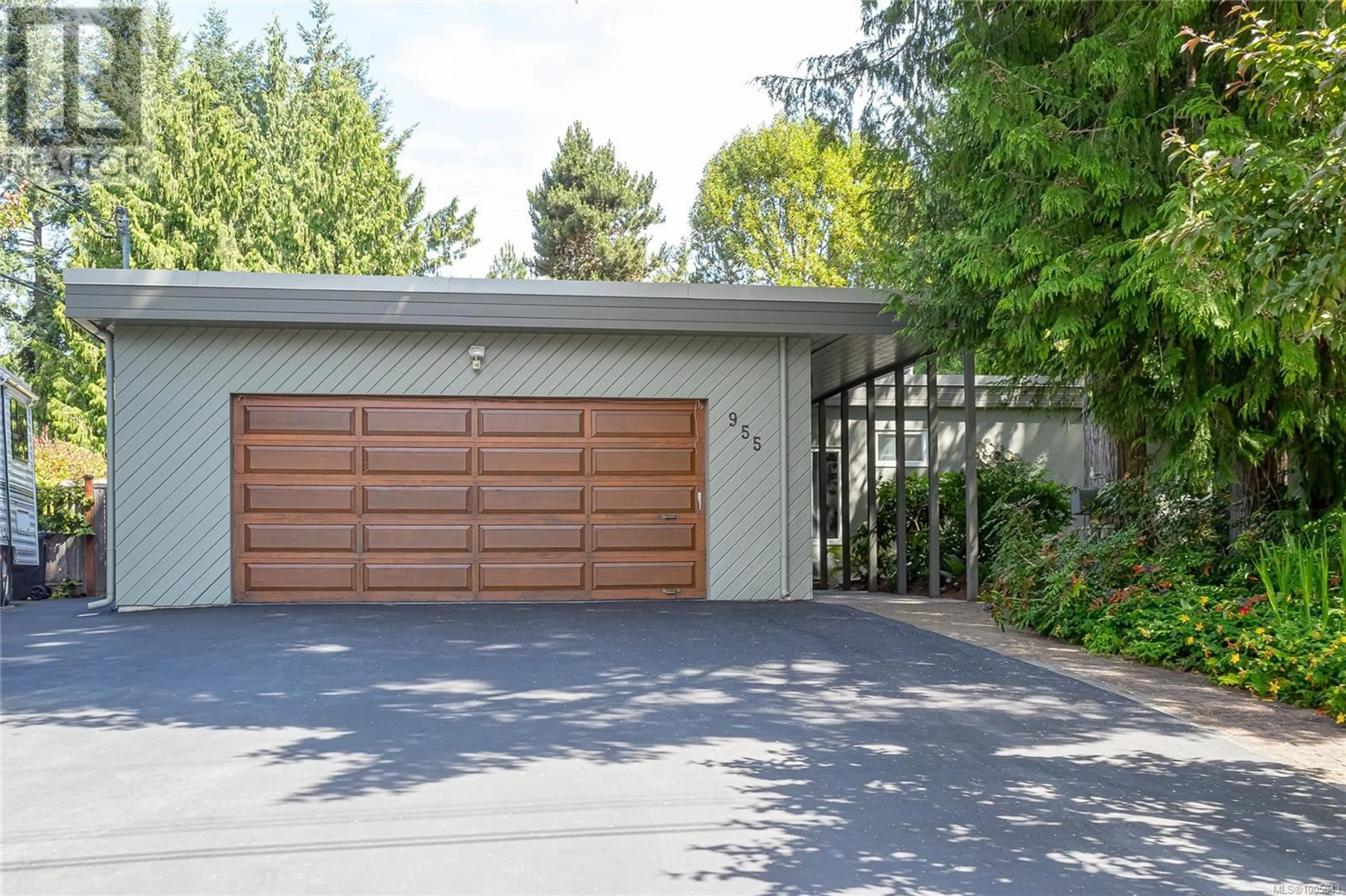 Indoor garage for 955 BALLENAS ROAD, Parksville British Columbia V9P1T4