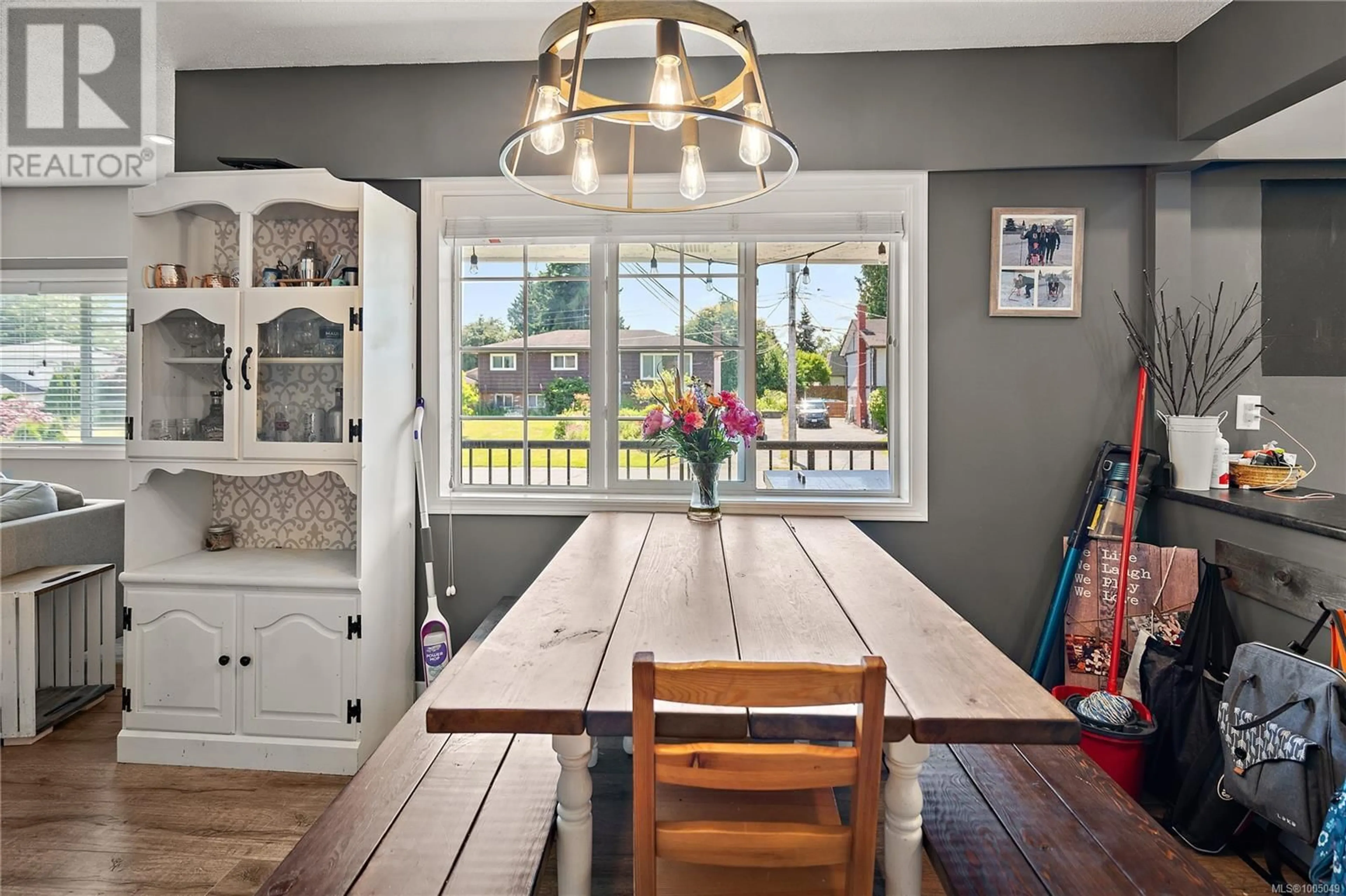 Dining room, unknown for 2015 LINDA PLACE, Sidney British Columbia V8L2N4