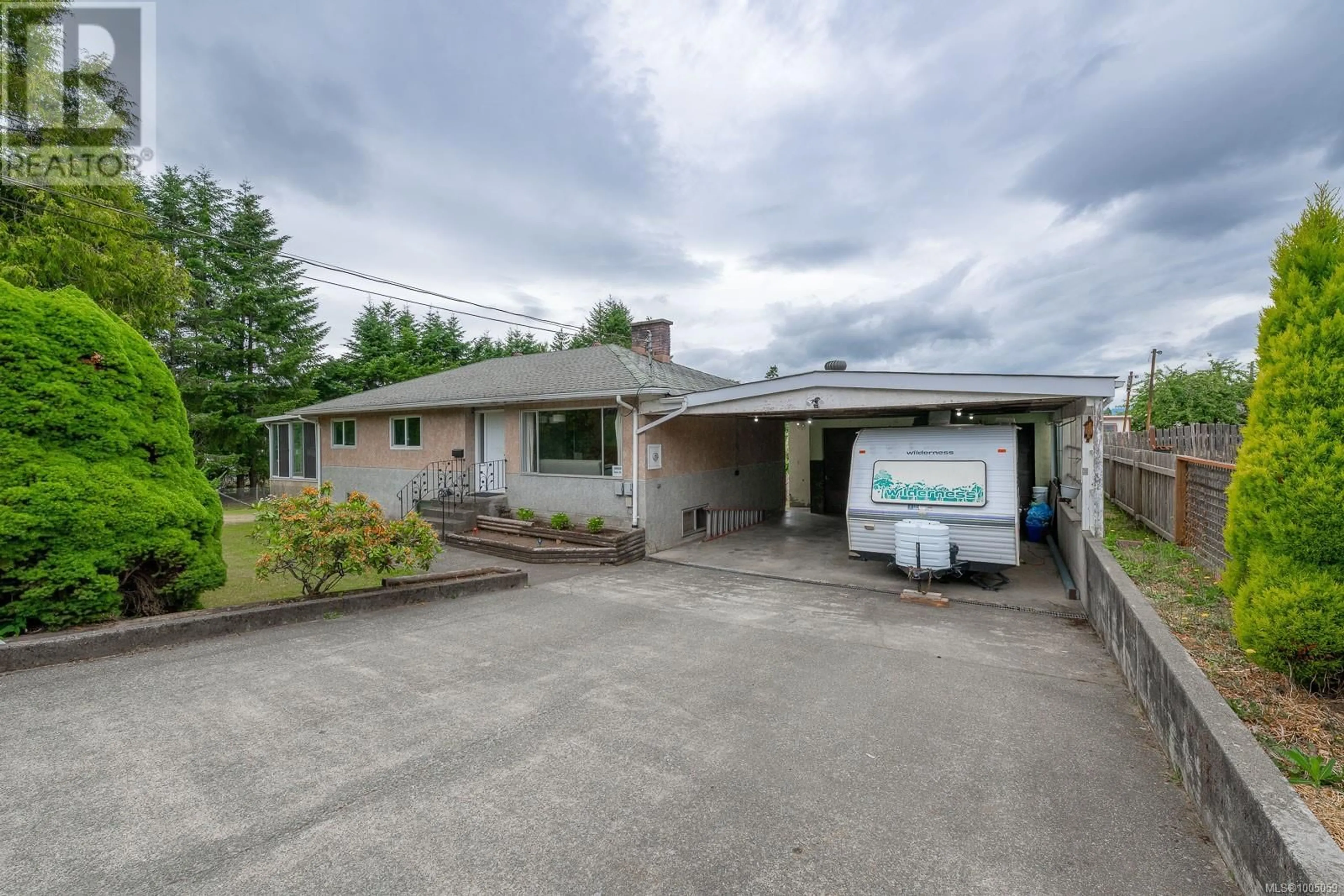 A pic from outside/outdoor area/front of a property/back of a property/a pic from drone, unknown for 4950 JOHN STREET, Port Alberni British Columbia V9Y8R6