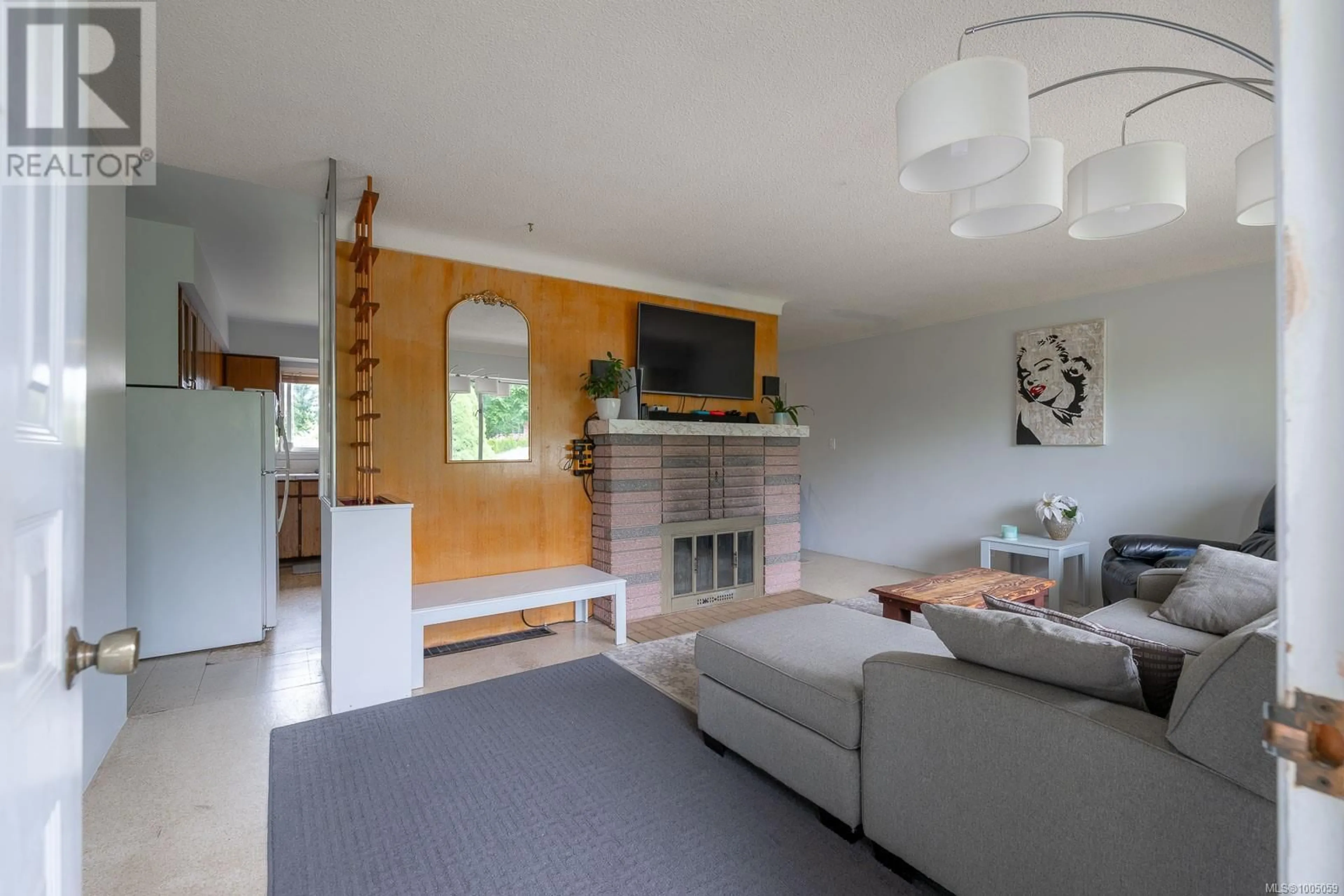 Living room with furniture, unknown for 4950 JOHN STREET, Port Alberni British Columbia V9Y8R6