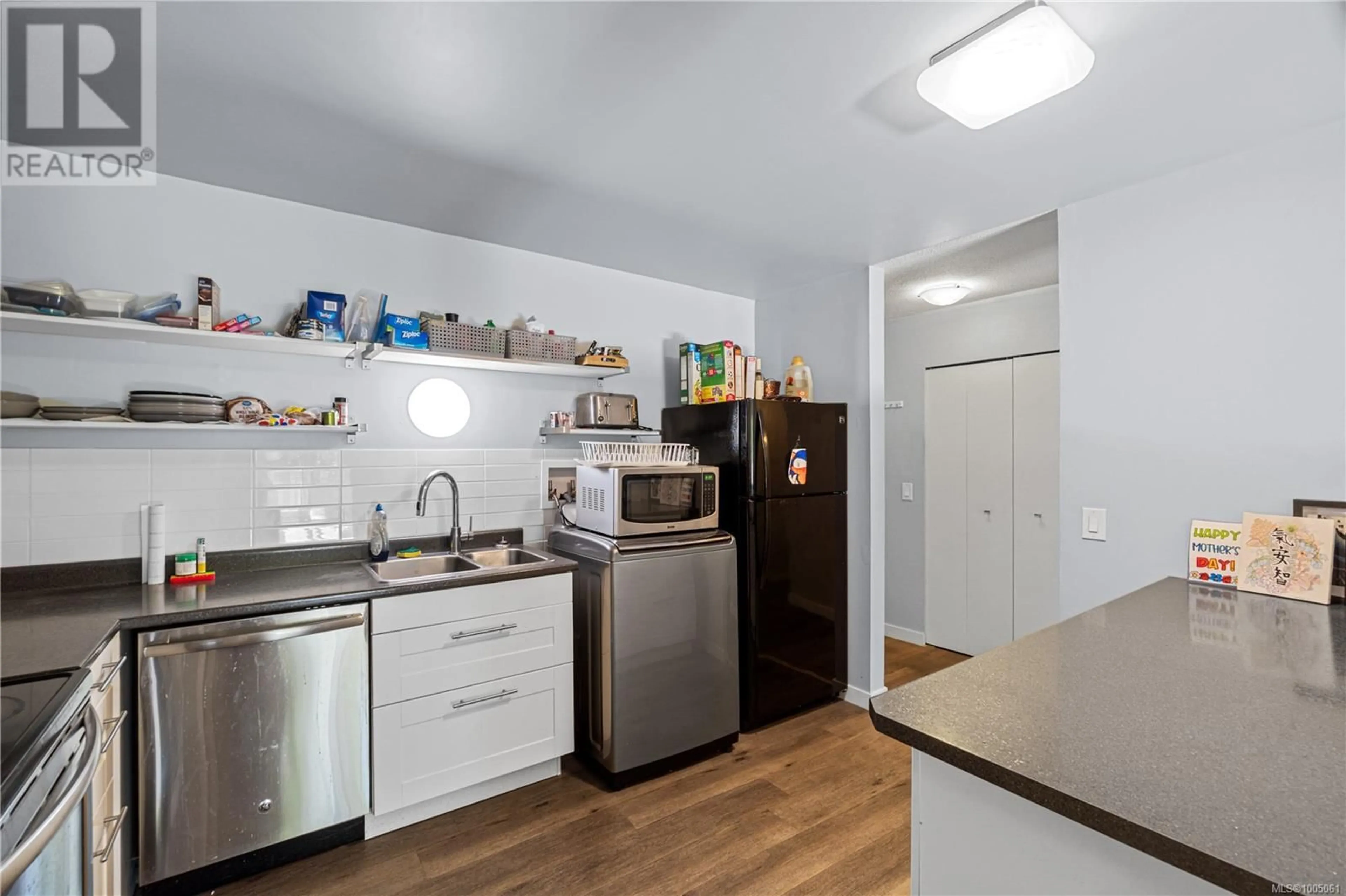 Standard kitchen, unknown for 207 - 4728 UPLANDS DRIVE, Nanaimo British Columbia V9T4S9