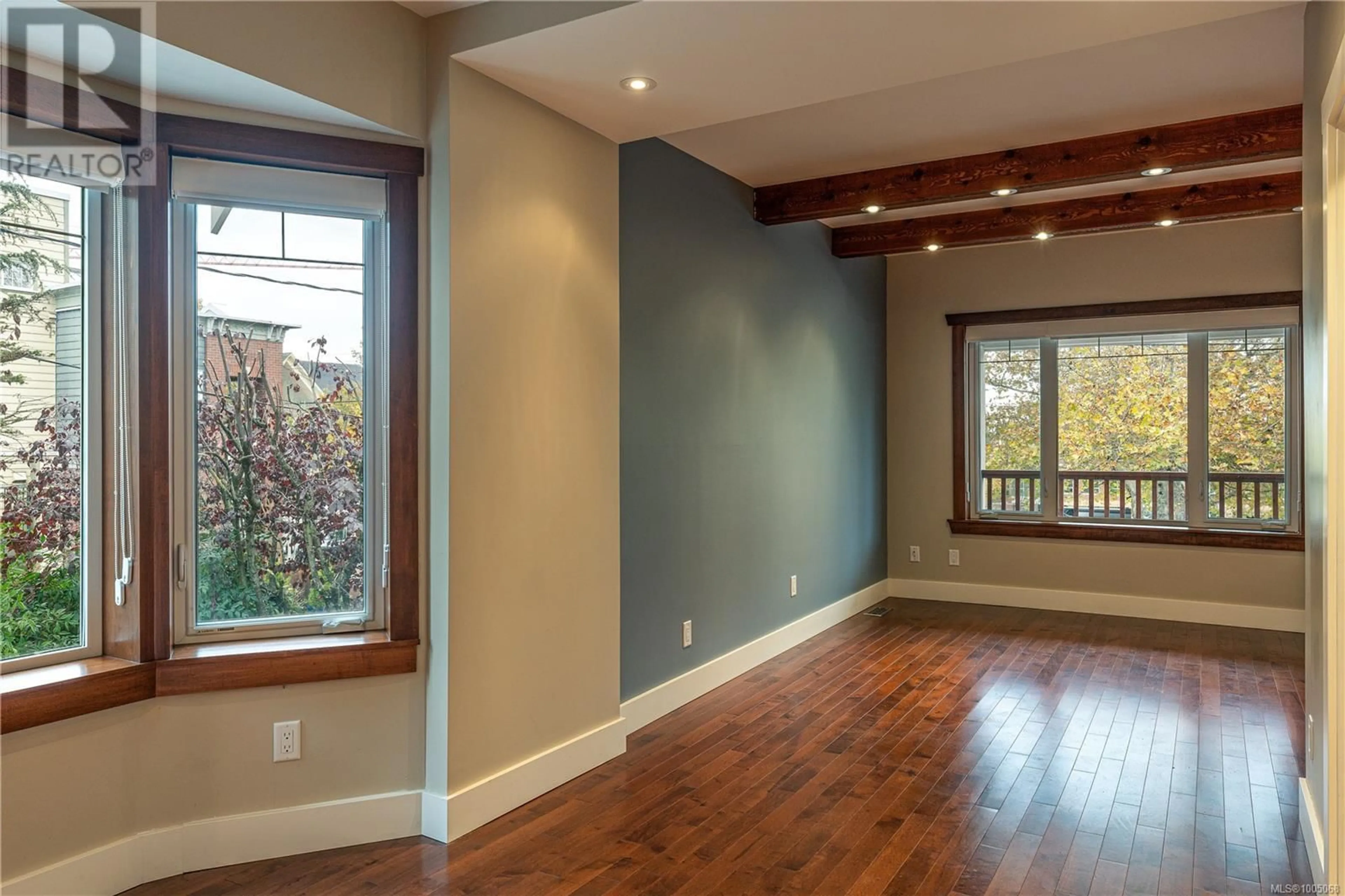 Unknown for 351 WESLEY STREET, Nanaimo British Columbia V9R2T5