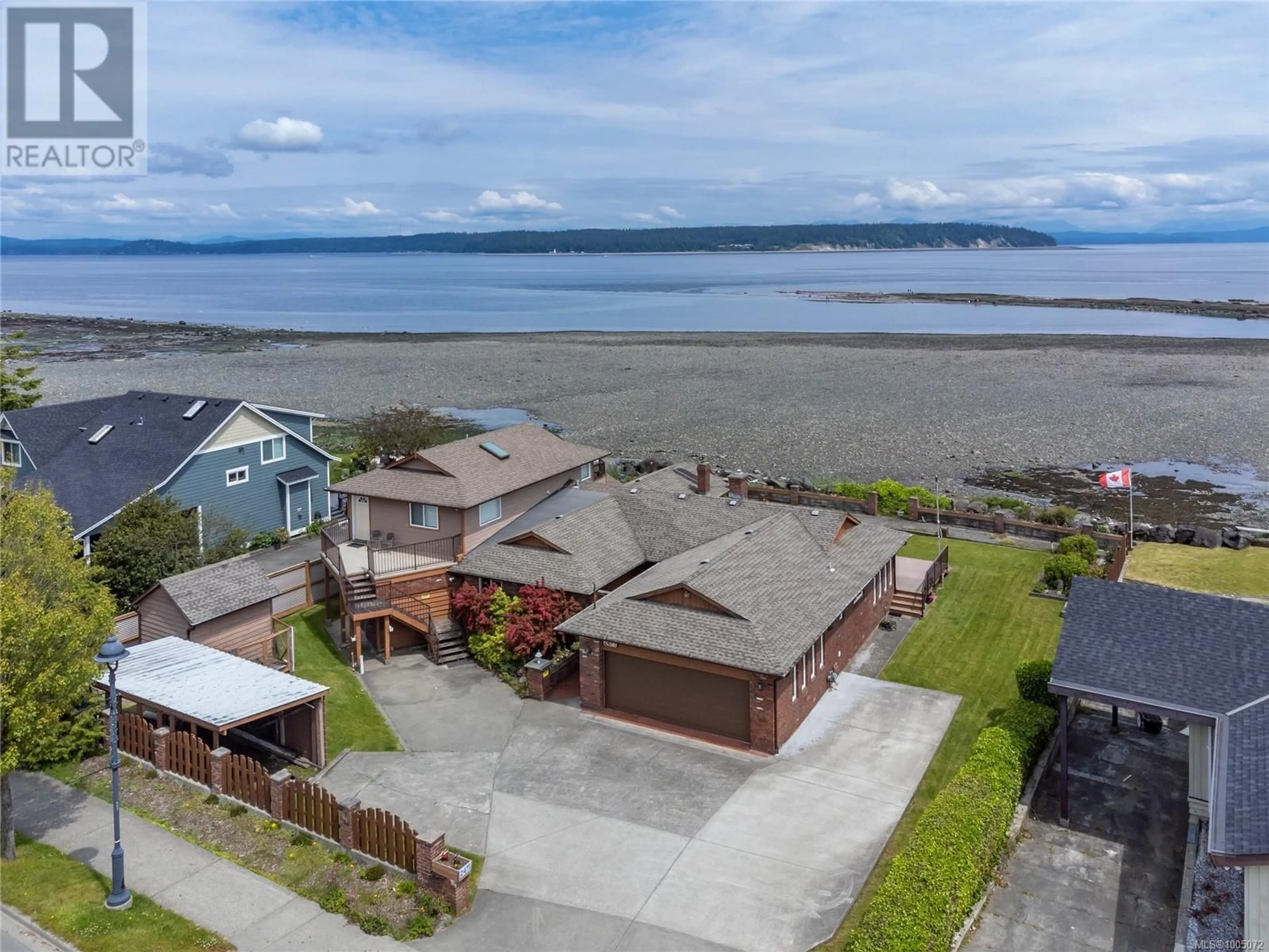 A pic from outside/outdoor area/front of a property/back of a property/a pic from drone, water/lake/river/ocean view for 2471 ISLAND HIGHWAY SOUTH, Campbell River British Columbia V9W1C5