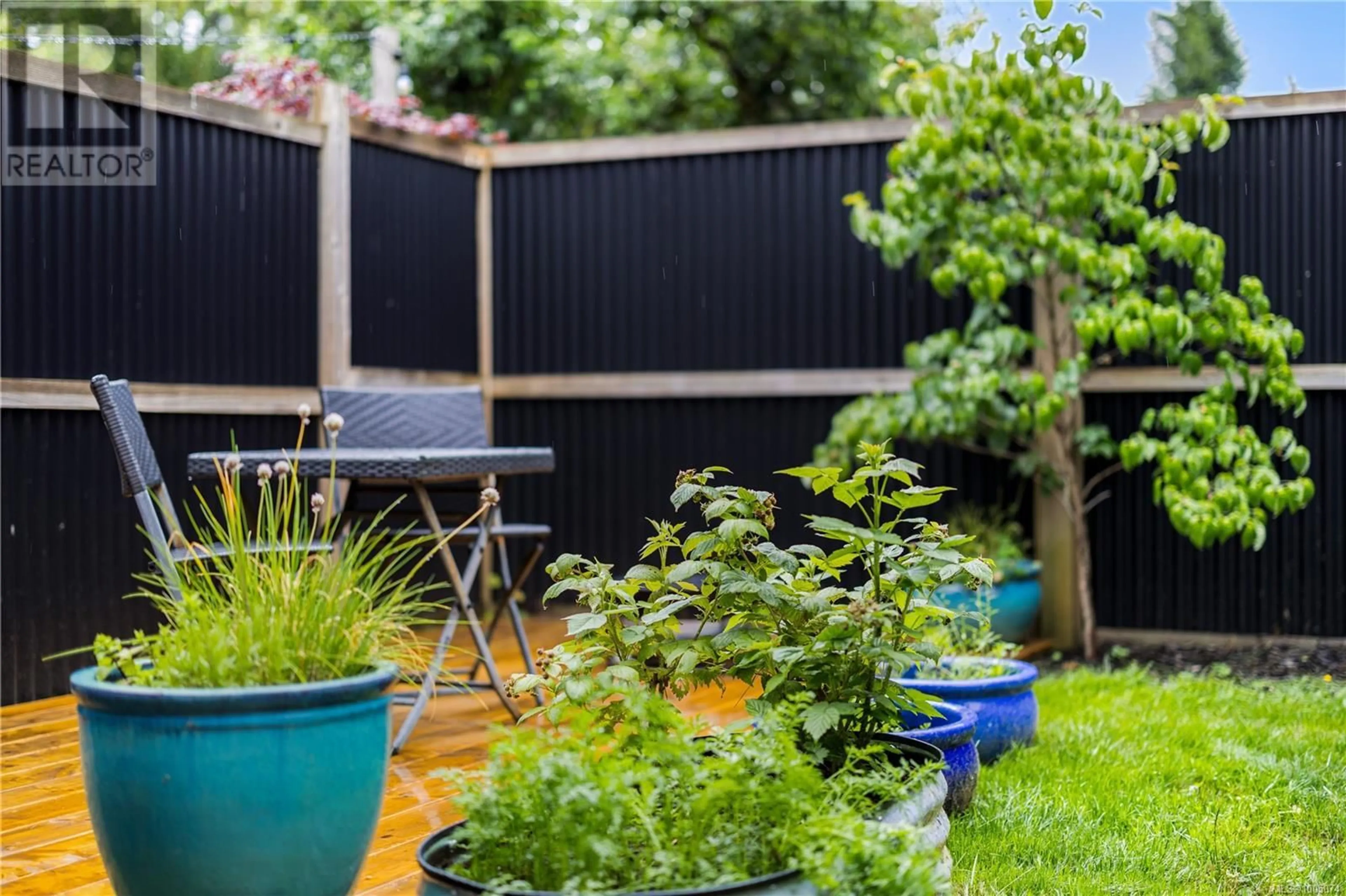 Patio, street for 5 - 581 DOGWOOD STREET, Campbell River British Columbia V9W2Y4