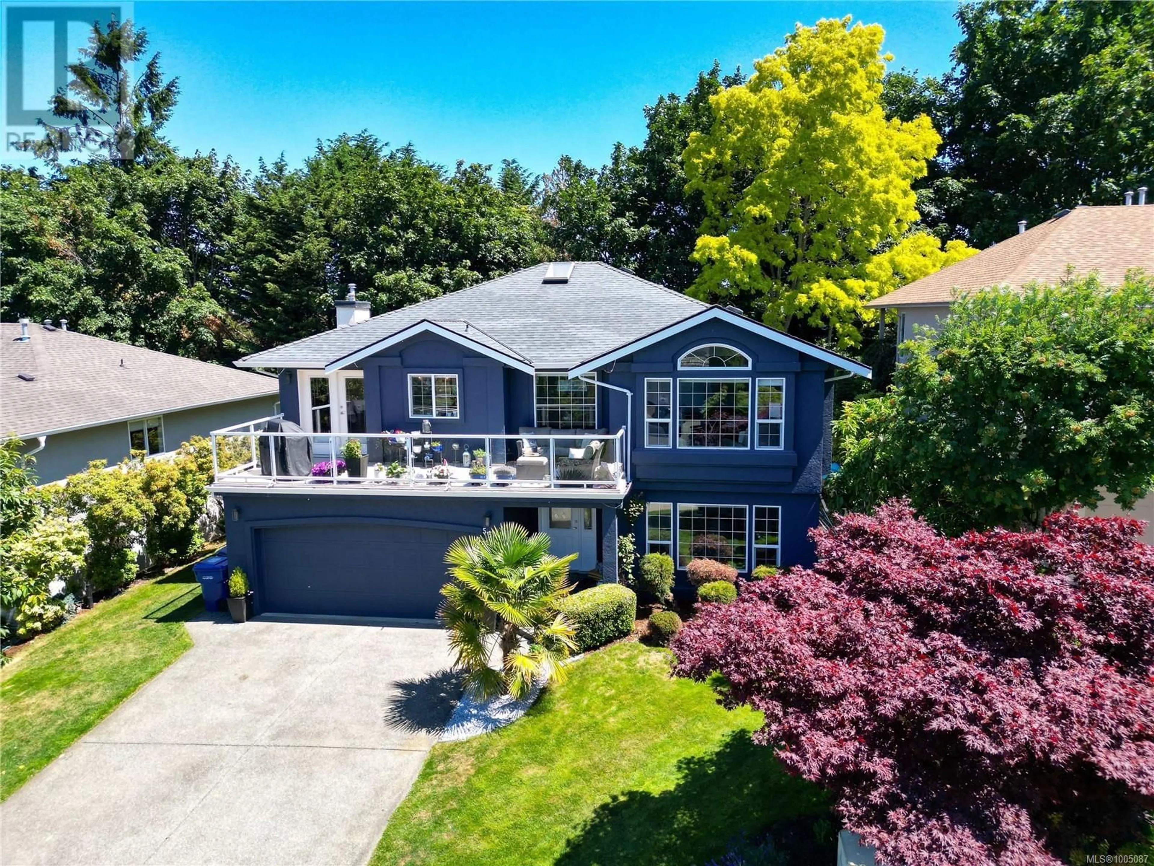 A pic from outside/outdoor area/front of a property/back of a property/a pic from drone, street for 5338 BAYSHORE DRIVE, Nanaimo British Columbia V9V1R4