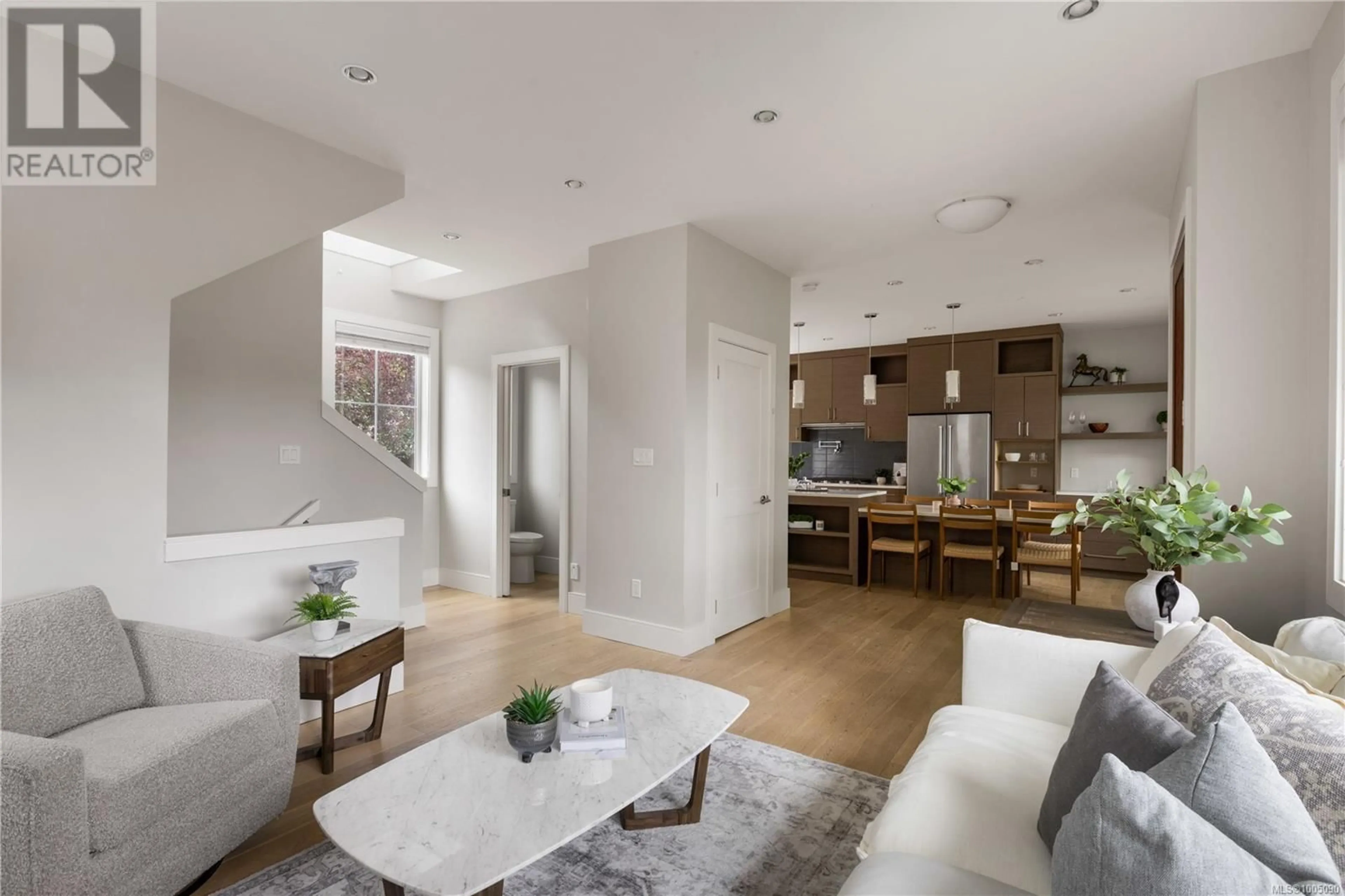 Living room with furniture, unknown for 2165 BEAVERBROOKE STREET, Oak Bay British Columbia V8S2W1