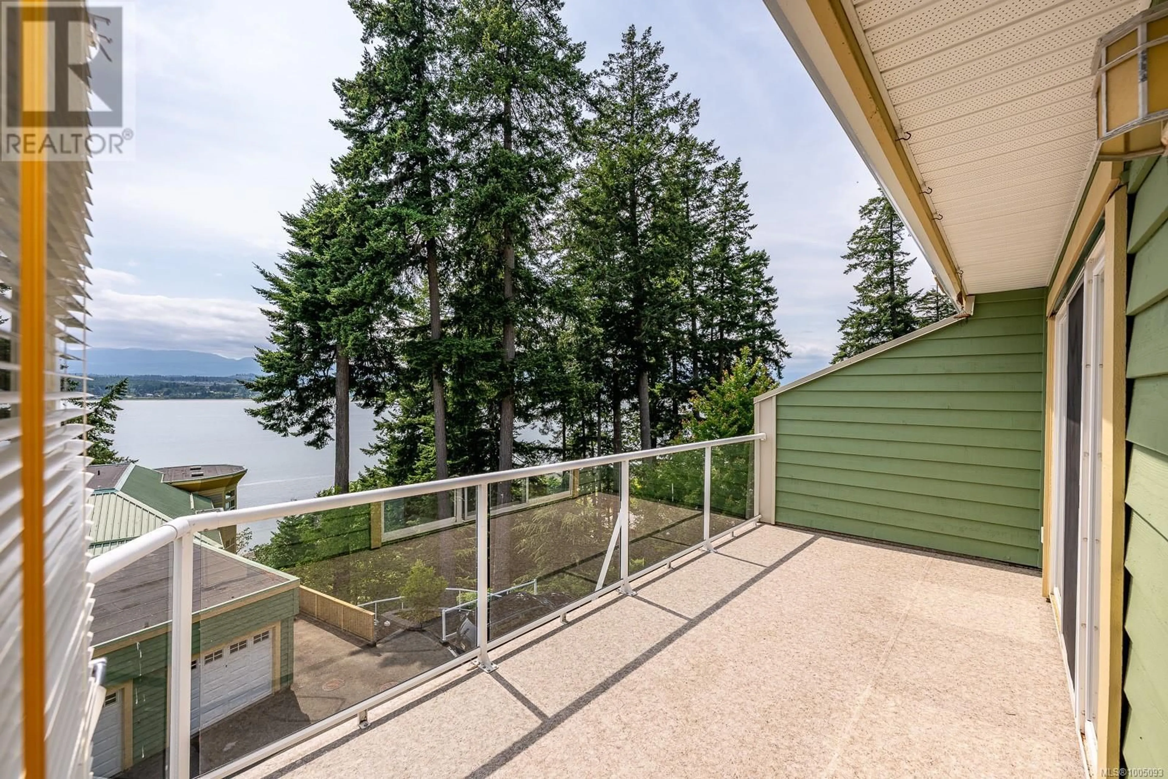 Patio, water/lake/river/ocean view for 412 - 2275 COMOX AVENUE SOUTH, Comox British Columbia V9M1X6