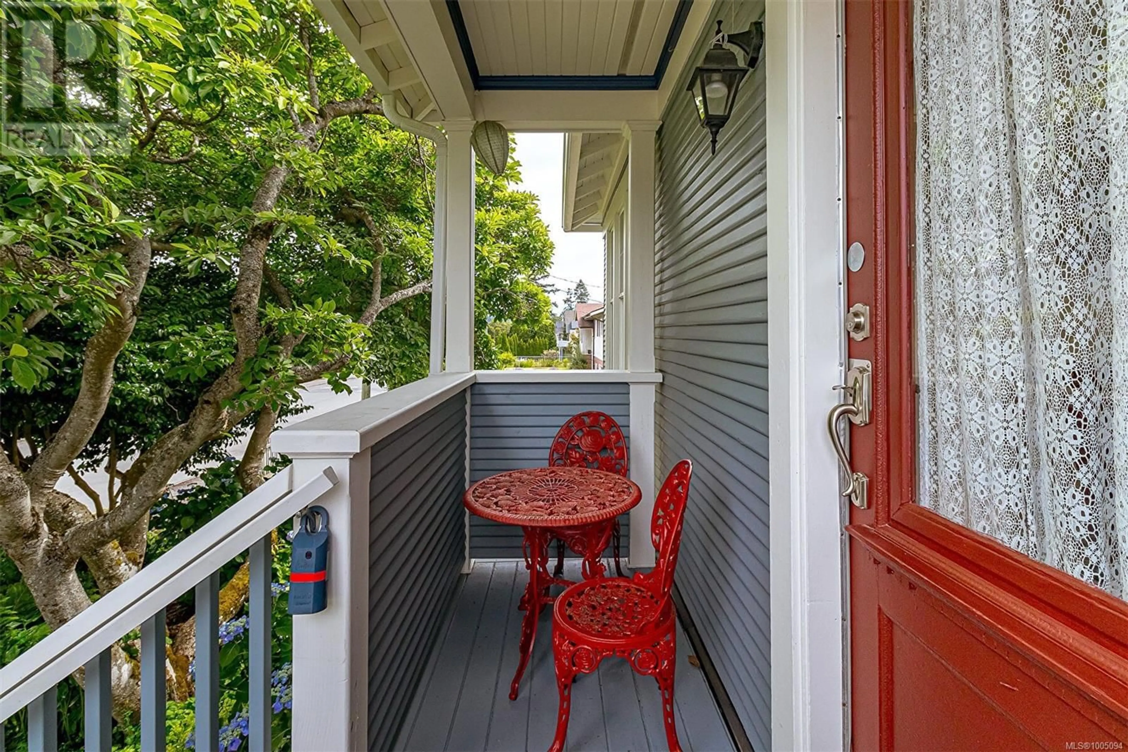 Patio, street for 1441 EDGEWARE ROAD, Victoria British Columbia V8T2J4