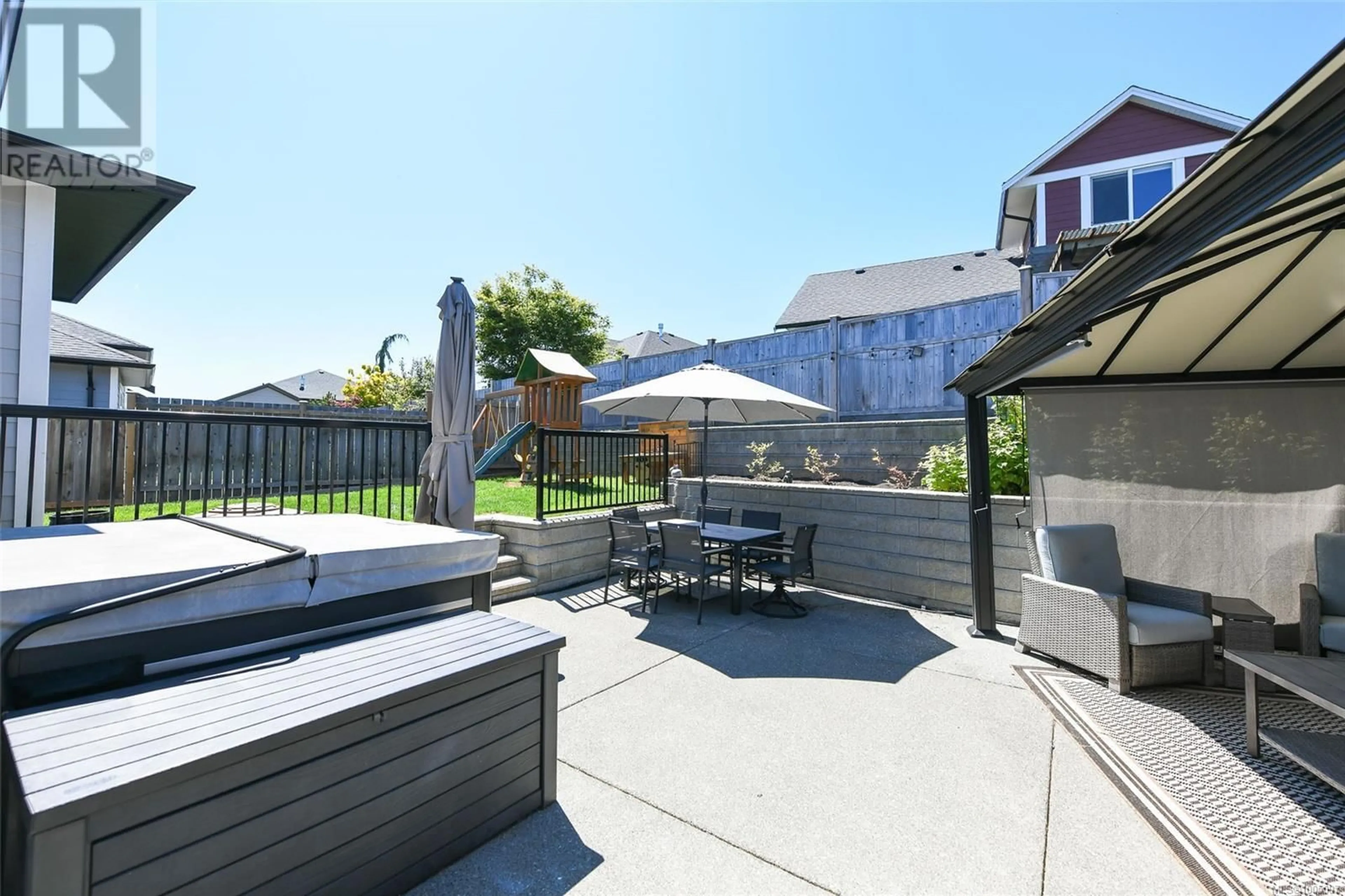 Patio, street for 3401 MARYGROVE DRIVE, Royston British Columbia V9N0E7
