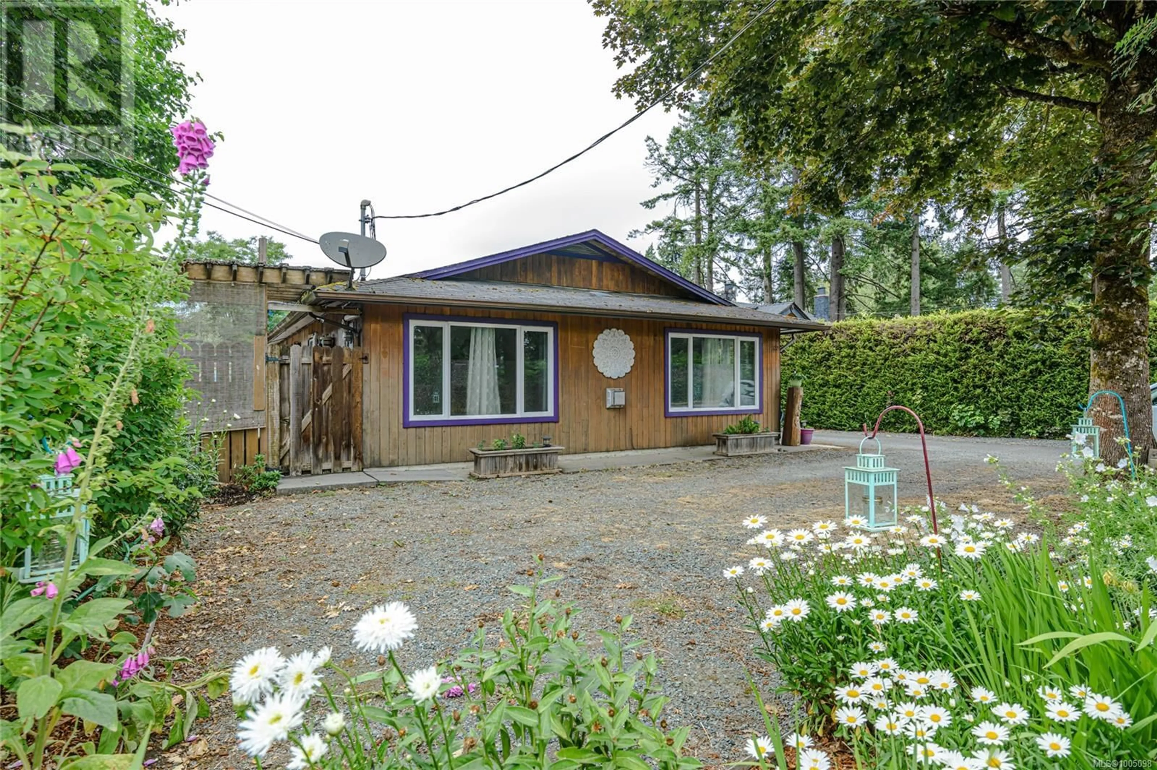Patio, street for 3221 GIBBINS ROAD, Duncan British Columbia V9L1G7