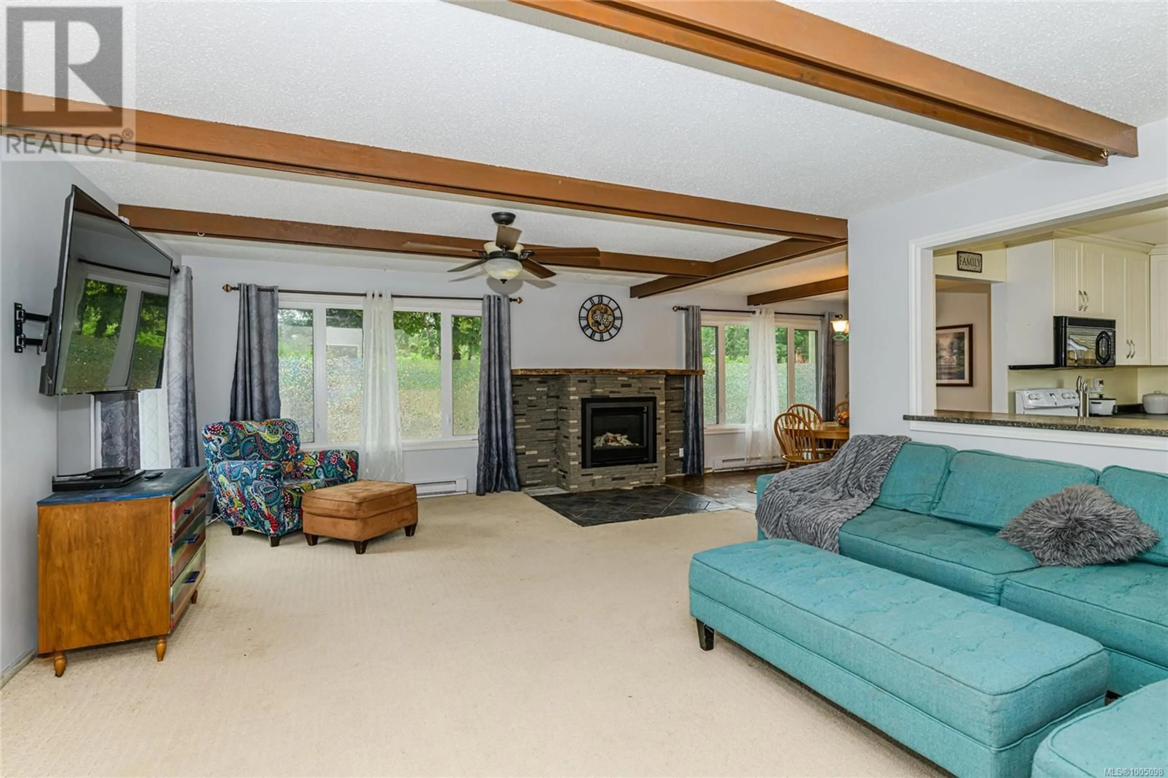 Living room with furniture, unknown for 3221 GIBBINS ROAD, Duncan British Columbia V9L1G7
