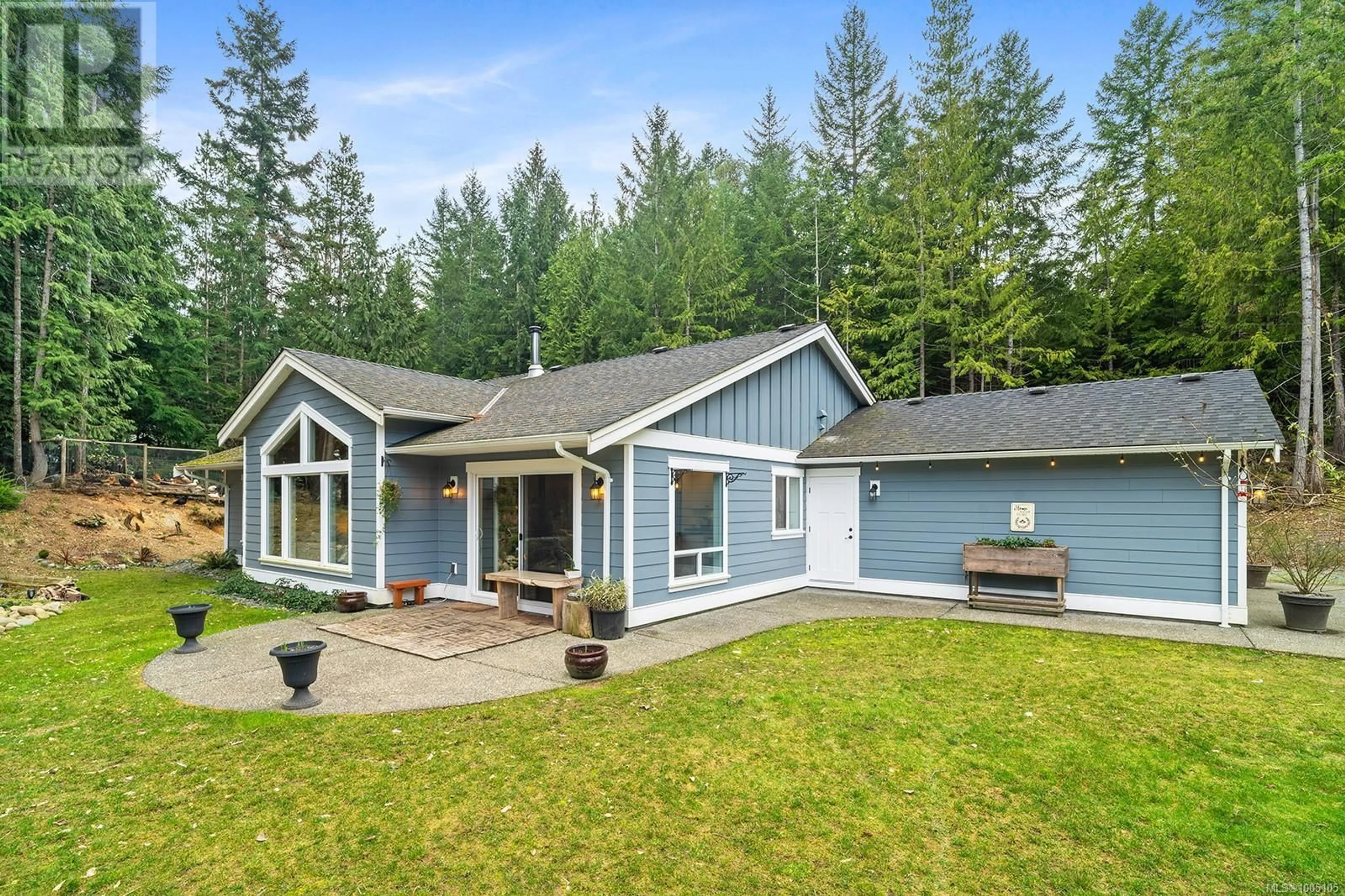 Home with vinyl exterior material, unknown for 1065 SPIDER LAKE ROAD, Qualicum Beach British Columbia V9K2L7