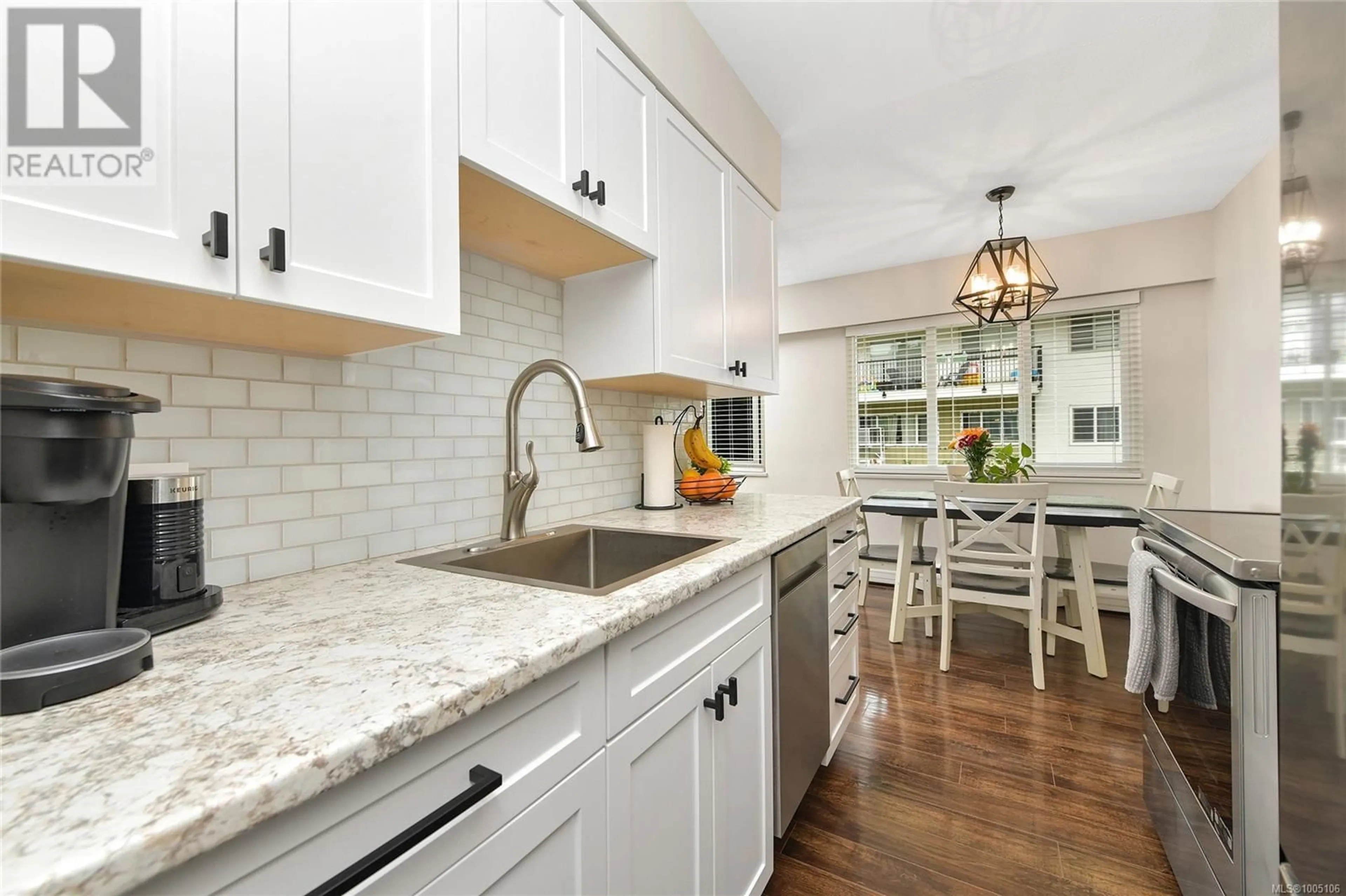 Open concept kitchen, ceramic/tile floor for 364 BURNSIDE ROAD WEST, Saanich British Columbia V8Z1M1
