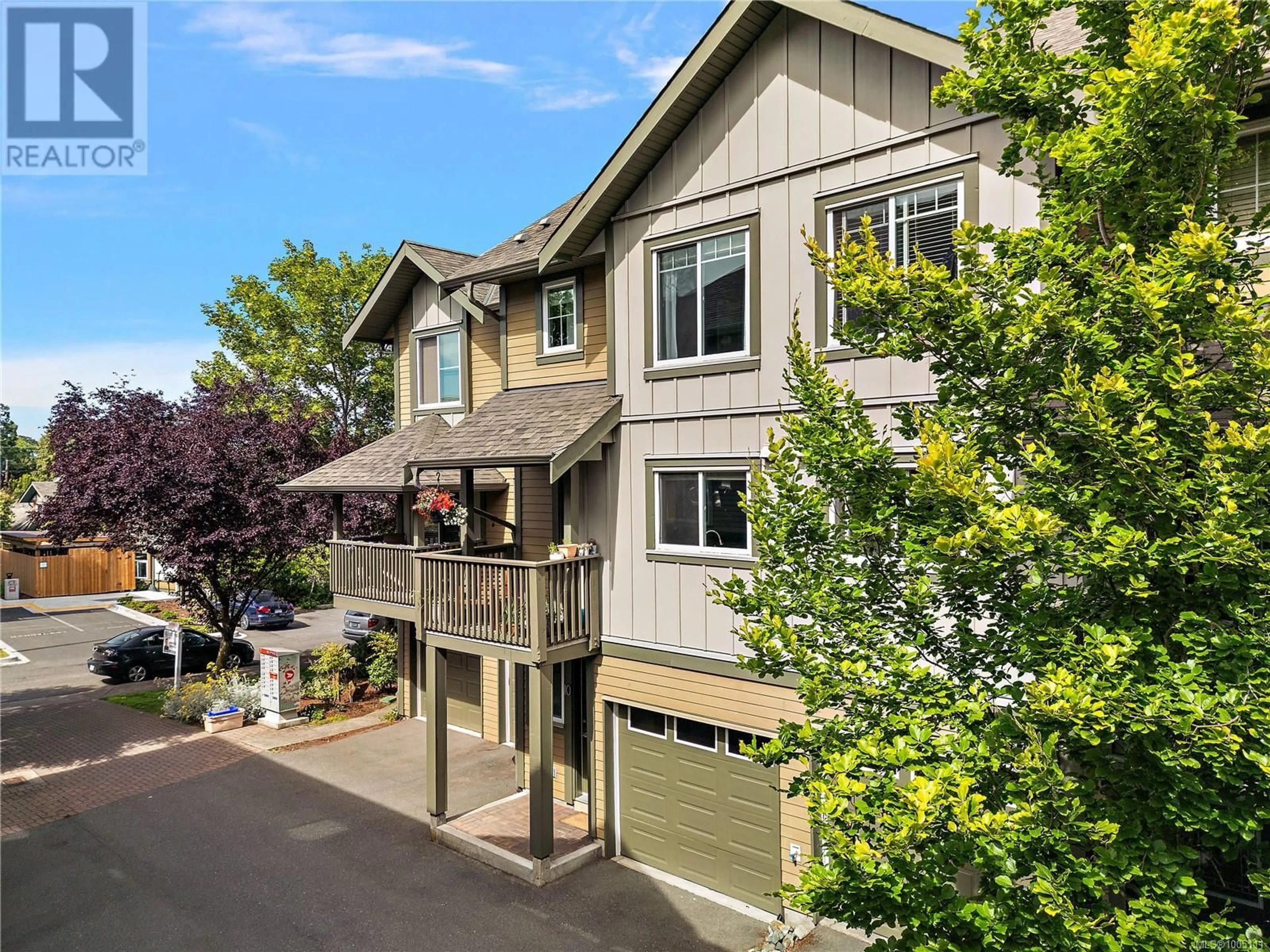 Unknown for 10 - 1405 MALLEK CRESCENT, Victoria British Columbia V8T0A3