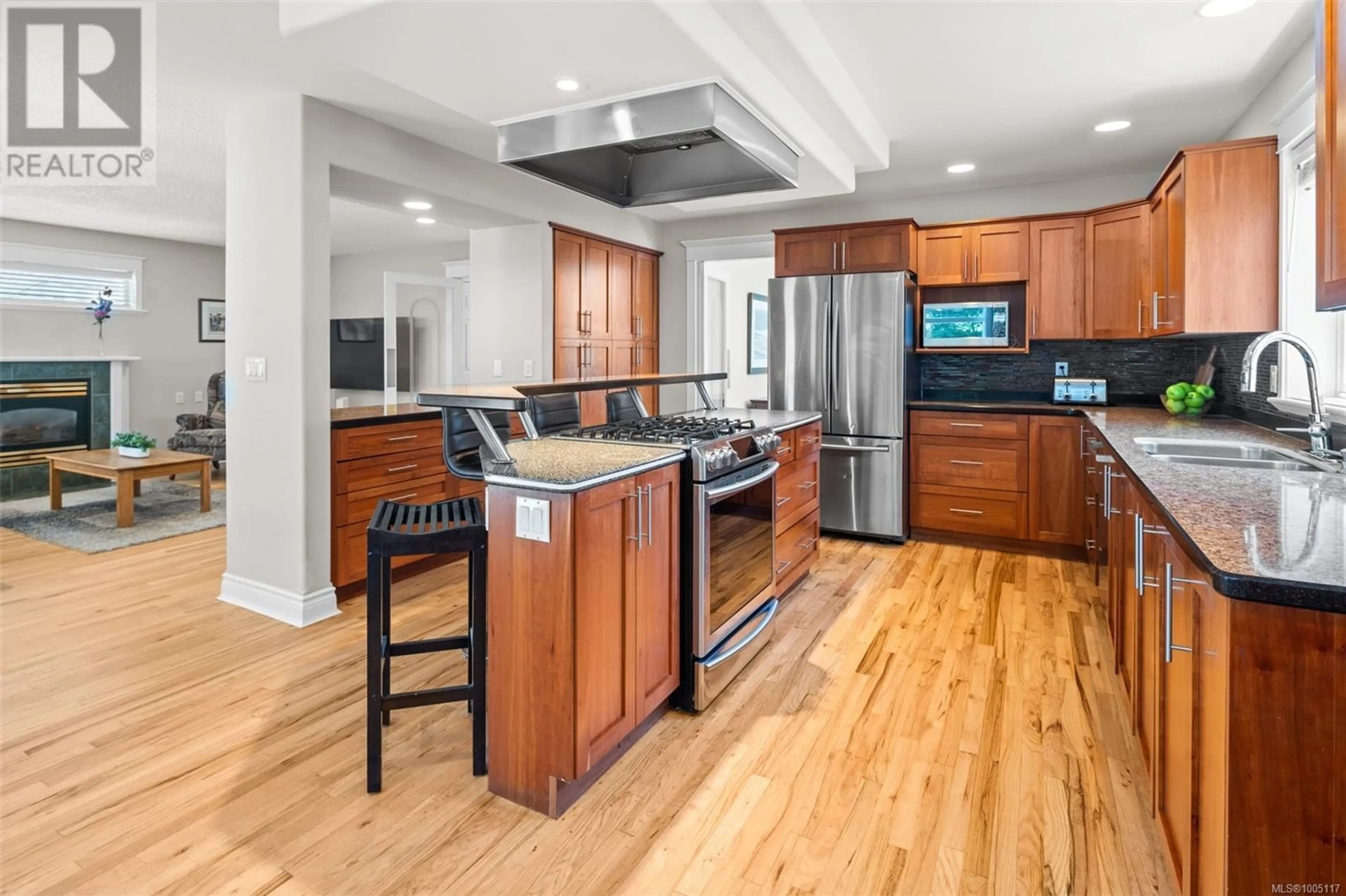 Open concept kitchen, unknown for 1644 MONTEREY AVENUE, Oak Bay British Columbia V8R5V5