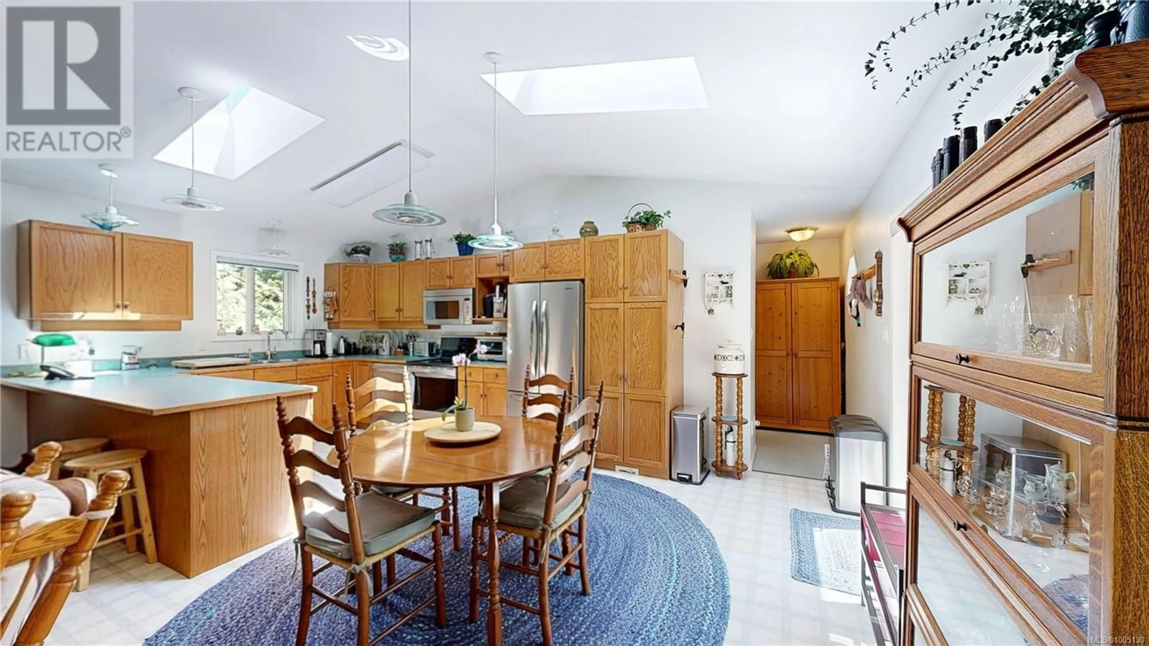 Open concept kitchen, ceramic/tile floor for 321 KIRBY ROAD, Gabriola Island British Columbia V0R1X2