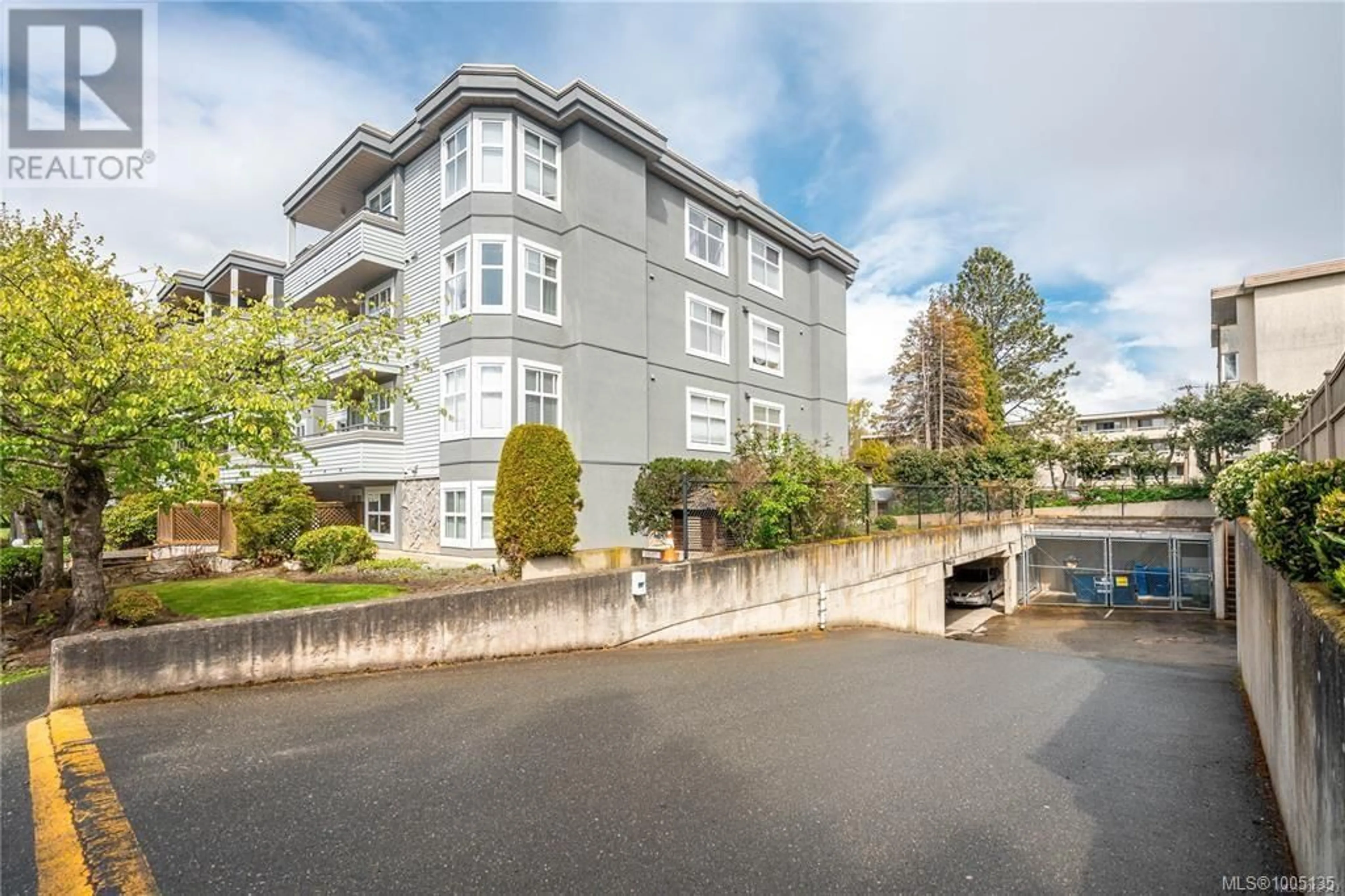 A pic from outside/outdoor area/front of a property/back of a property/a pic from drone, unknown for 101 - 1580 CHRISTMAS AVENUE, Saanich British Columbia V8P2X2