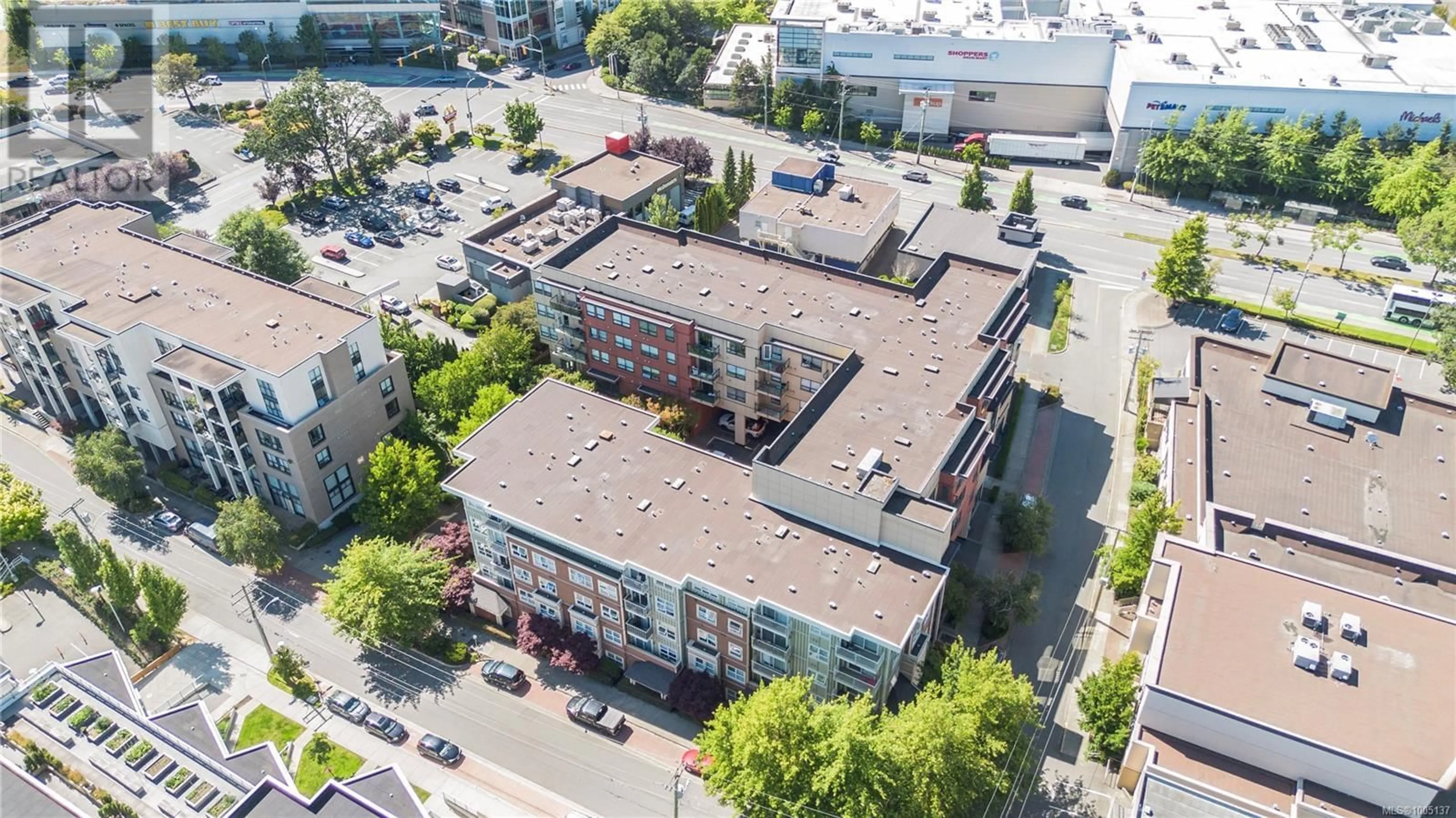 A pic from outside/outdoor area/front of a property/back of a property/a pic from drone, city buildings view from balcony for 507 - 870 SHORT STREET, Saanich British Columbia V8X2V5