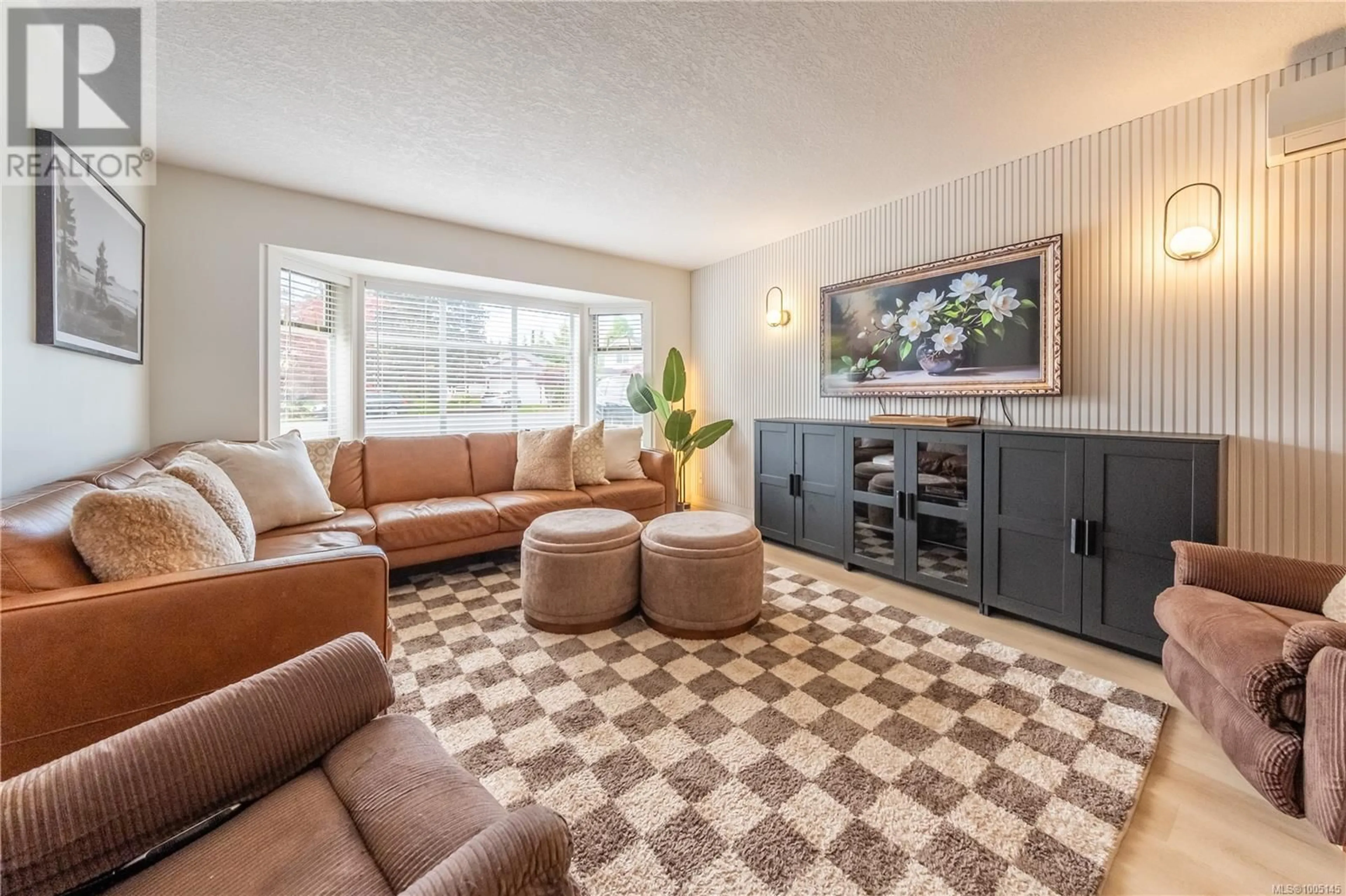 Living room with furniture, unknown for 5932 TASHA PLACE, Nanaimo British Columbia V9V1J4