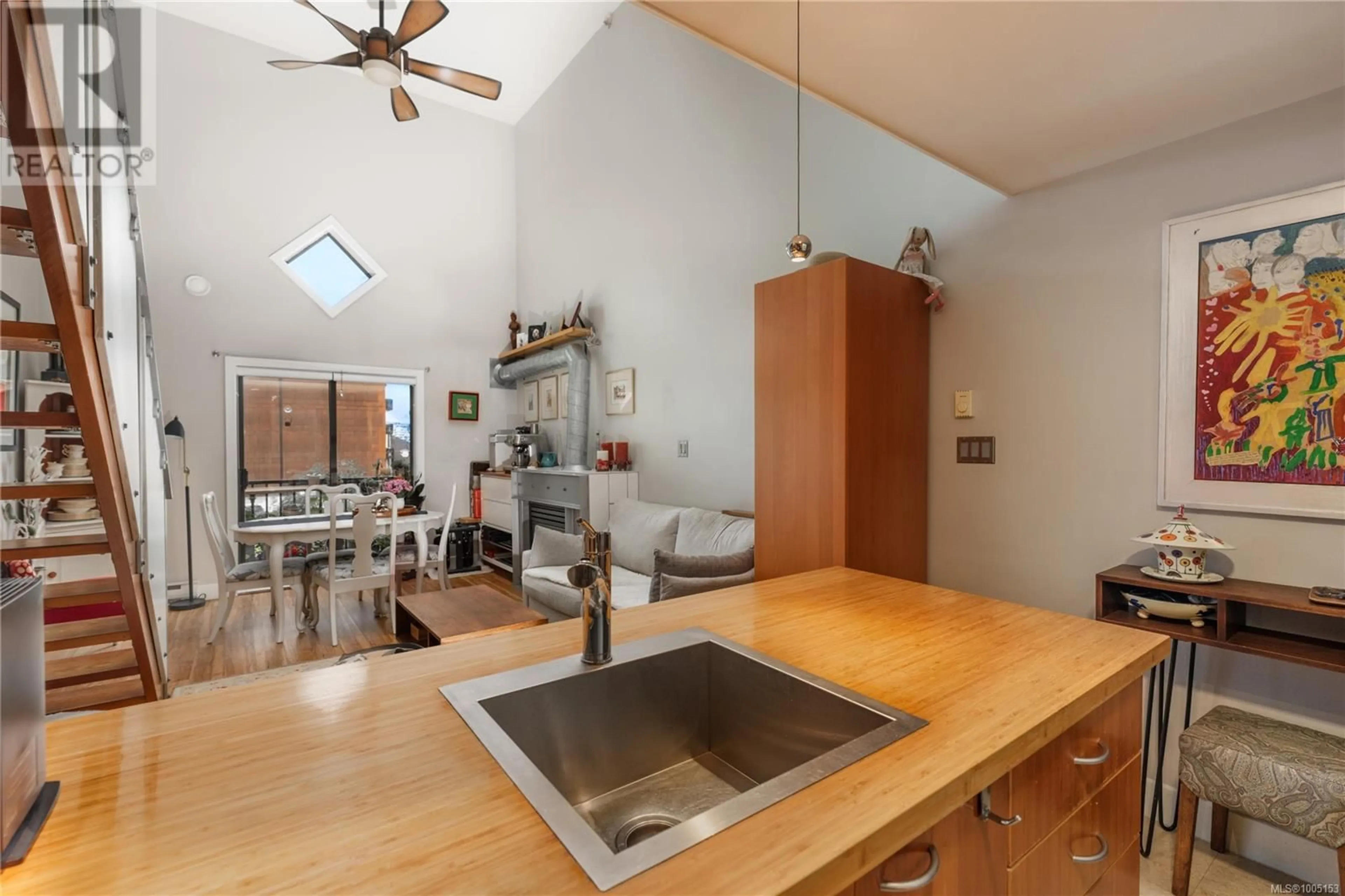 Open concept kitchen, unknown for 305 - 555 CHATHAM STREET, Victoria British Columbia V8T1E1