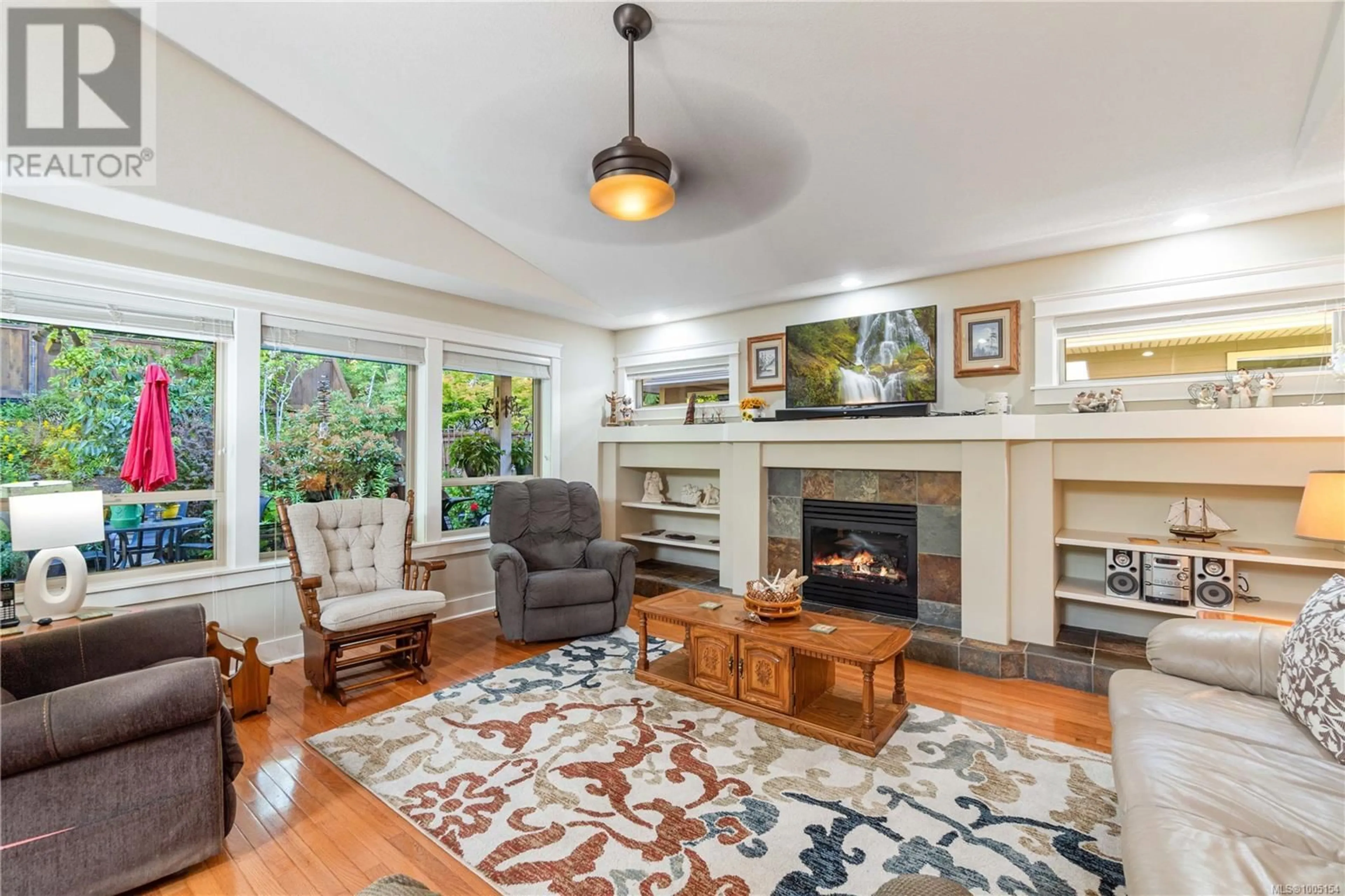 Living room with furniture, unknown for 342 DAVIS AVENUE, Parksville British Columbia V9P2V4