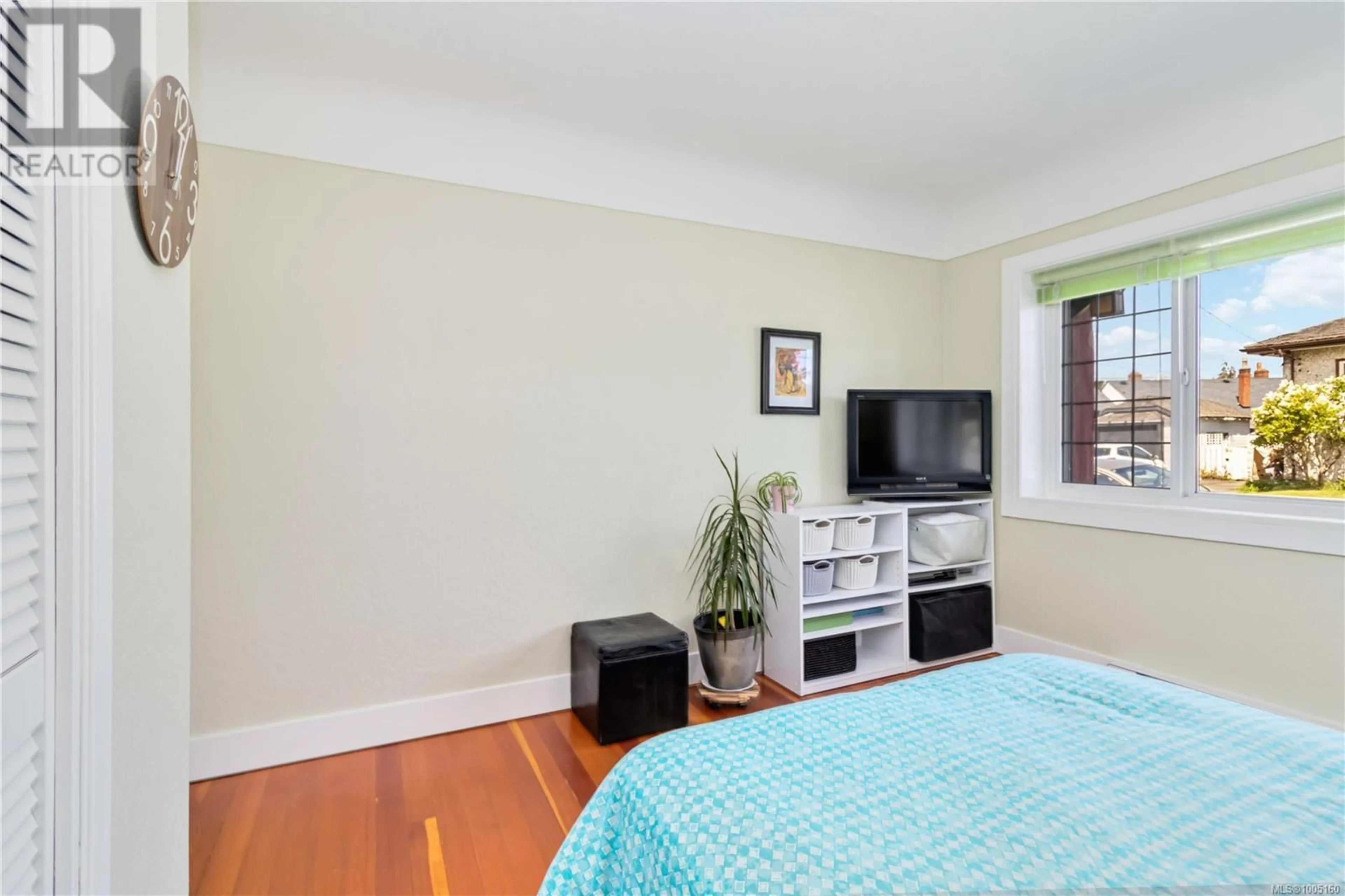 A pic of a room for 1727 LILLIAN ROAD, Victoria British Columbia V8S1L1