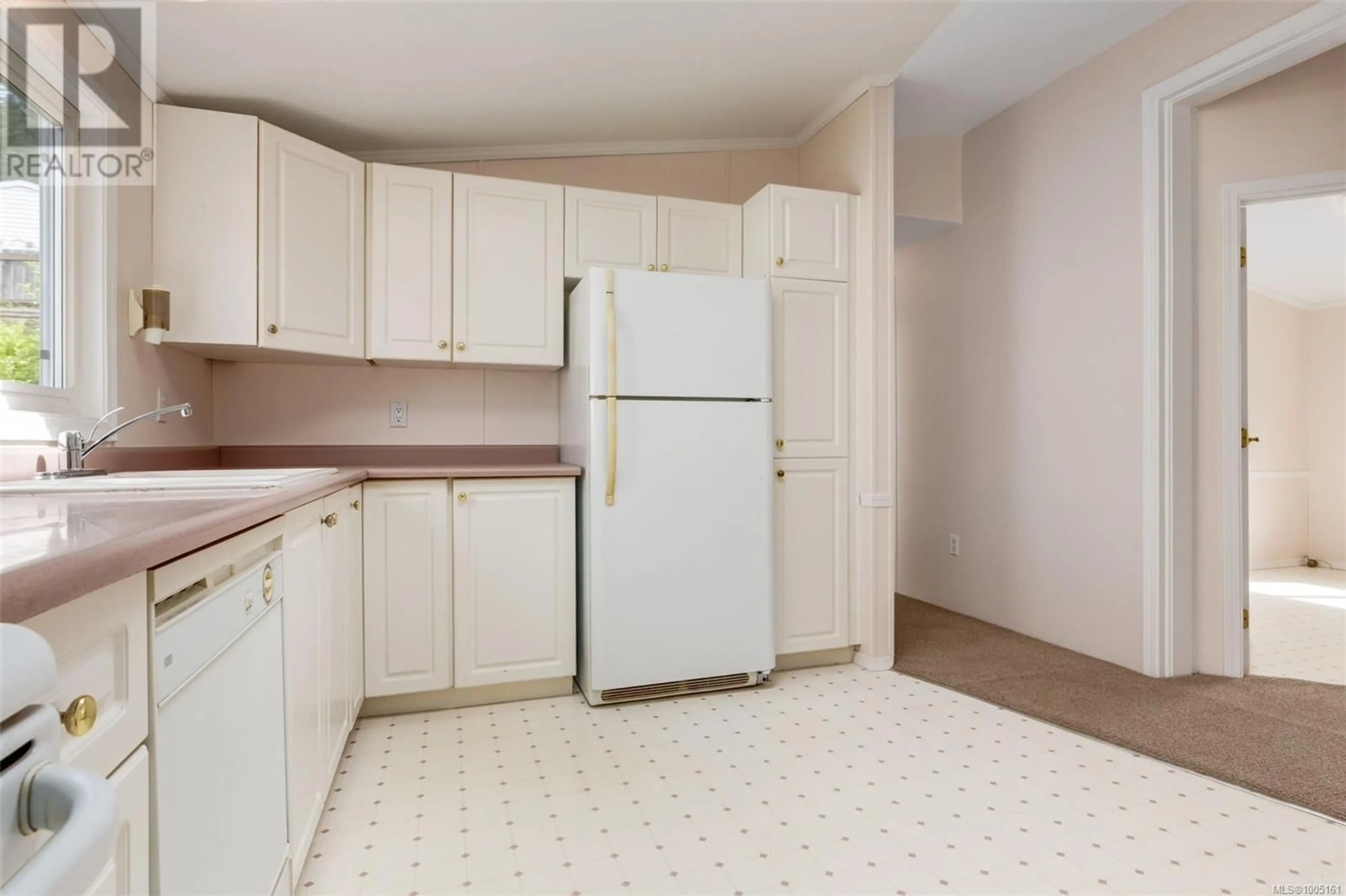 Standard kitchen, unknown for 1011 COLLIER CRESCENT, Nanaimo British Columbia V9R6K6