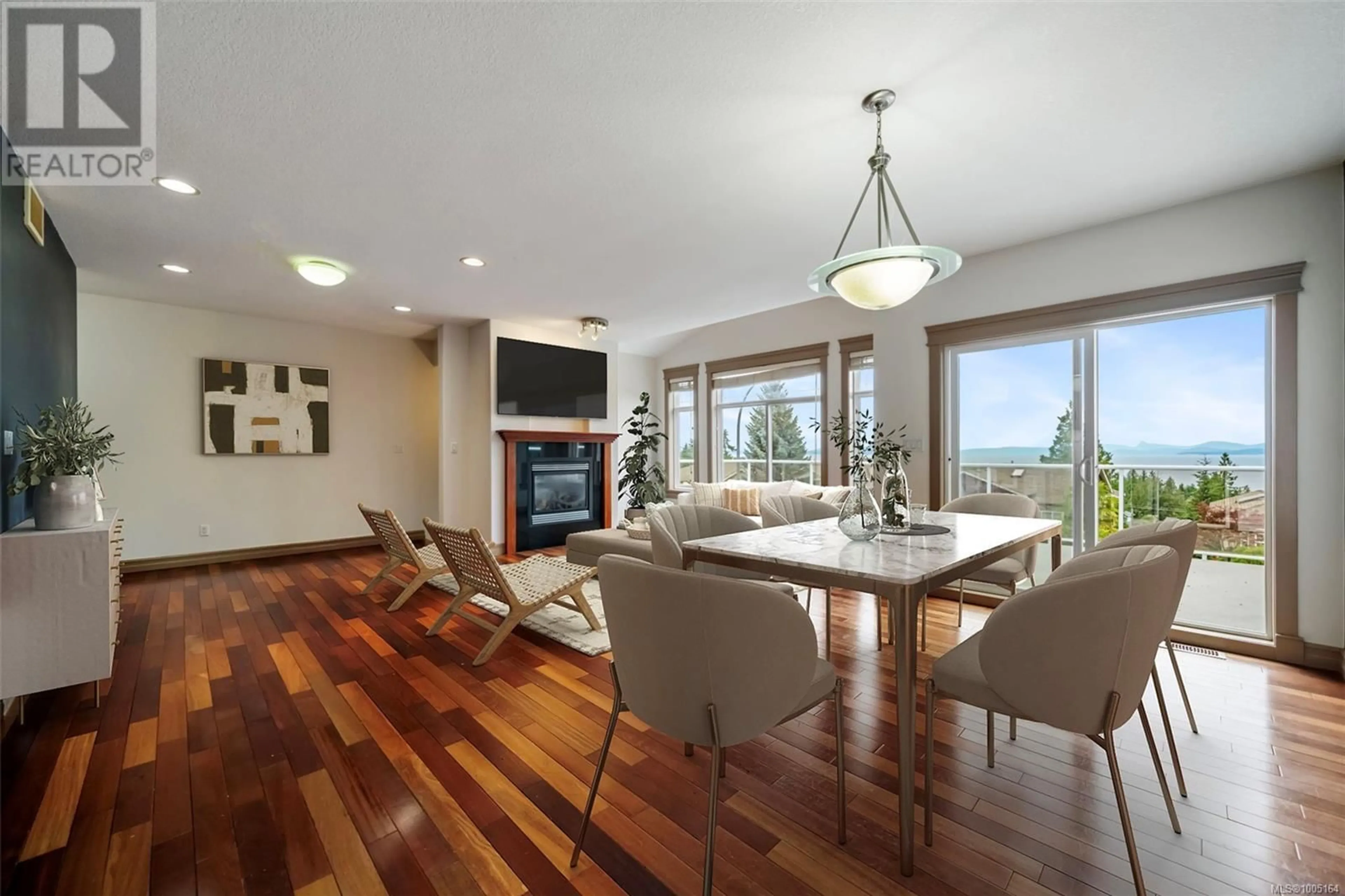 Dining room, wood/laminate floor for 5529 NORTON ROAD, Nanaimo British Columbia V9T6S2