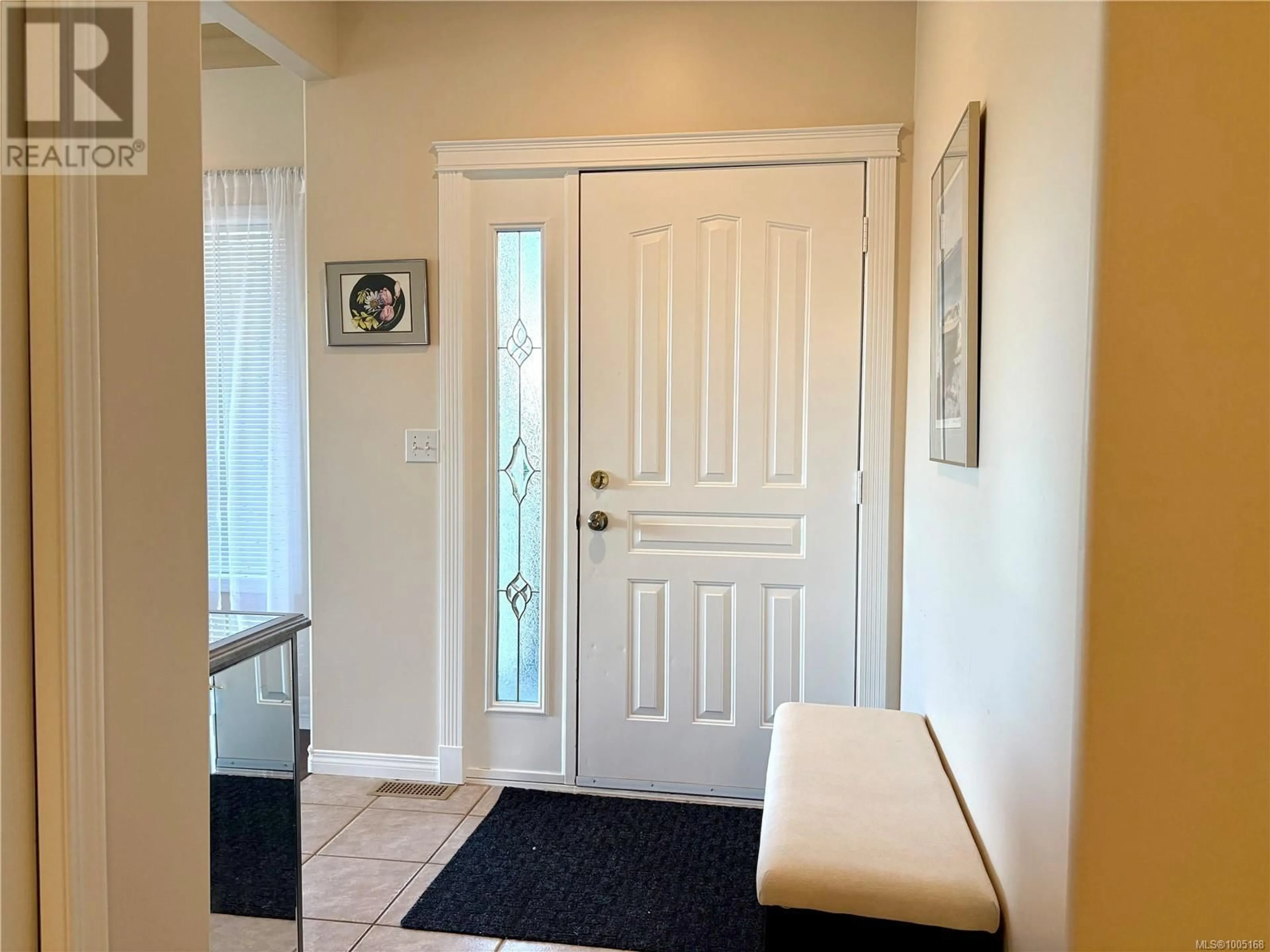 Indoor entryway for 6390 LASALLE ROAD, Nanaimo British Columbia V9V1N6