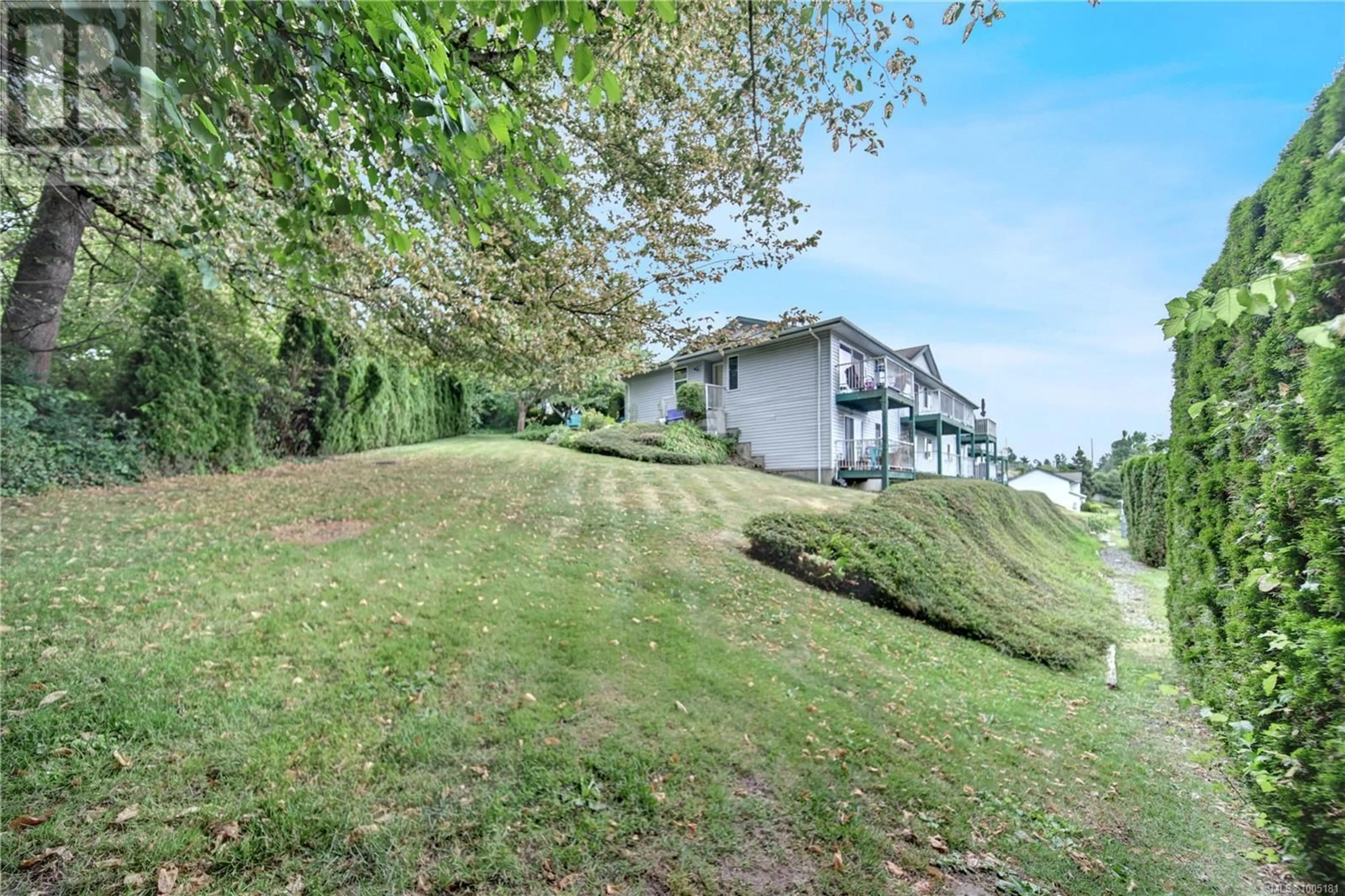 Patio, water/lake/river/ocean view for 1 - 259 CRAIG STREET, Nanaimo British Columbia V9R3V5
