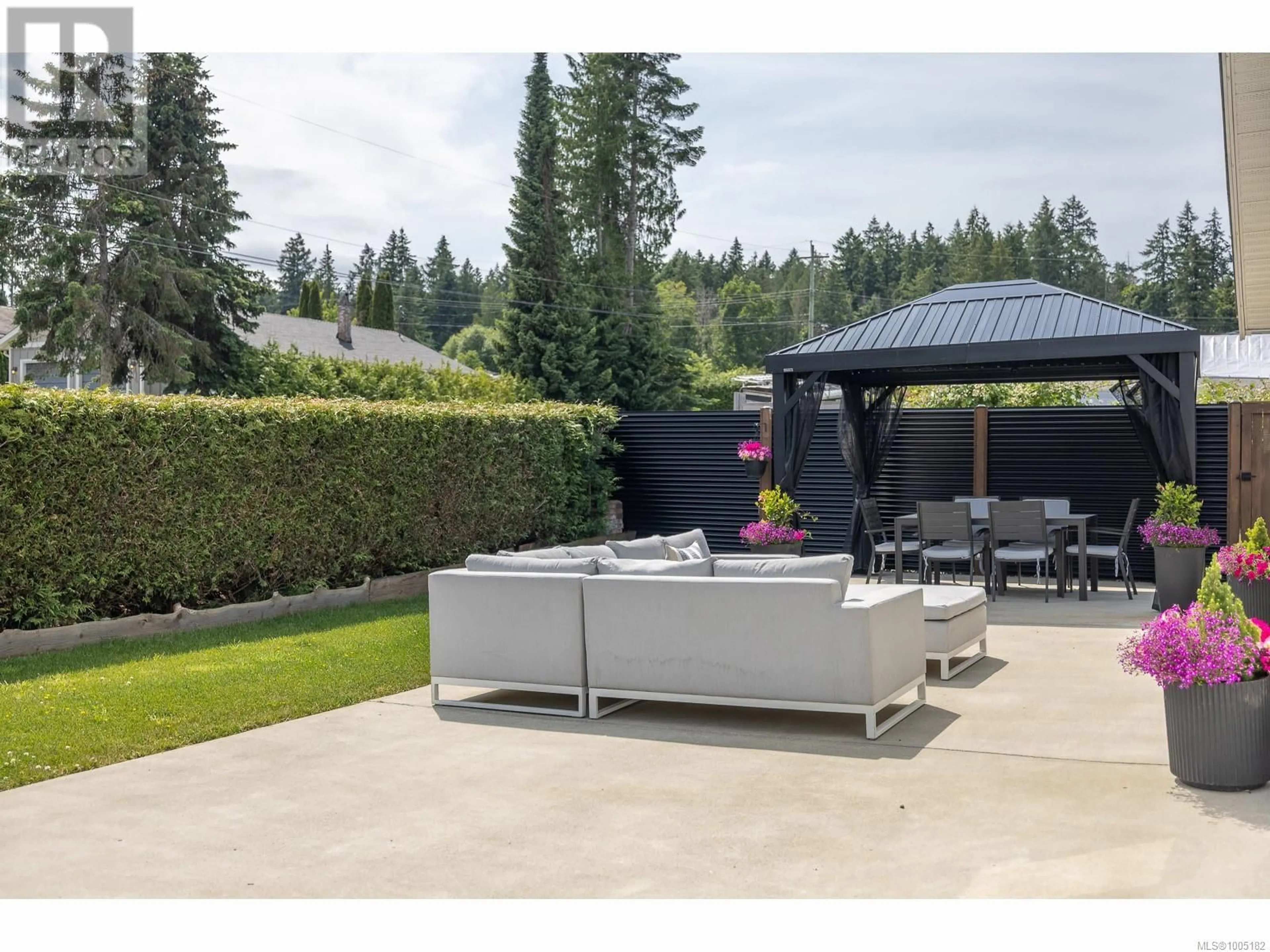 Patio, unknown for 185 SIXTH AVENUE WEST, Qualicum Beach British Columbia V9K1S1