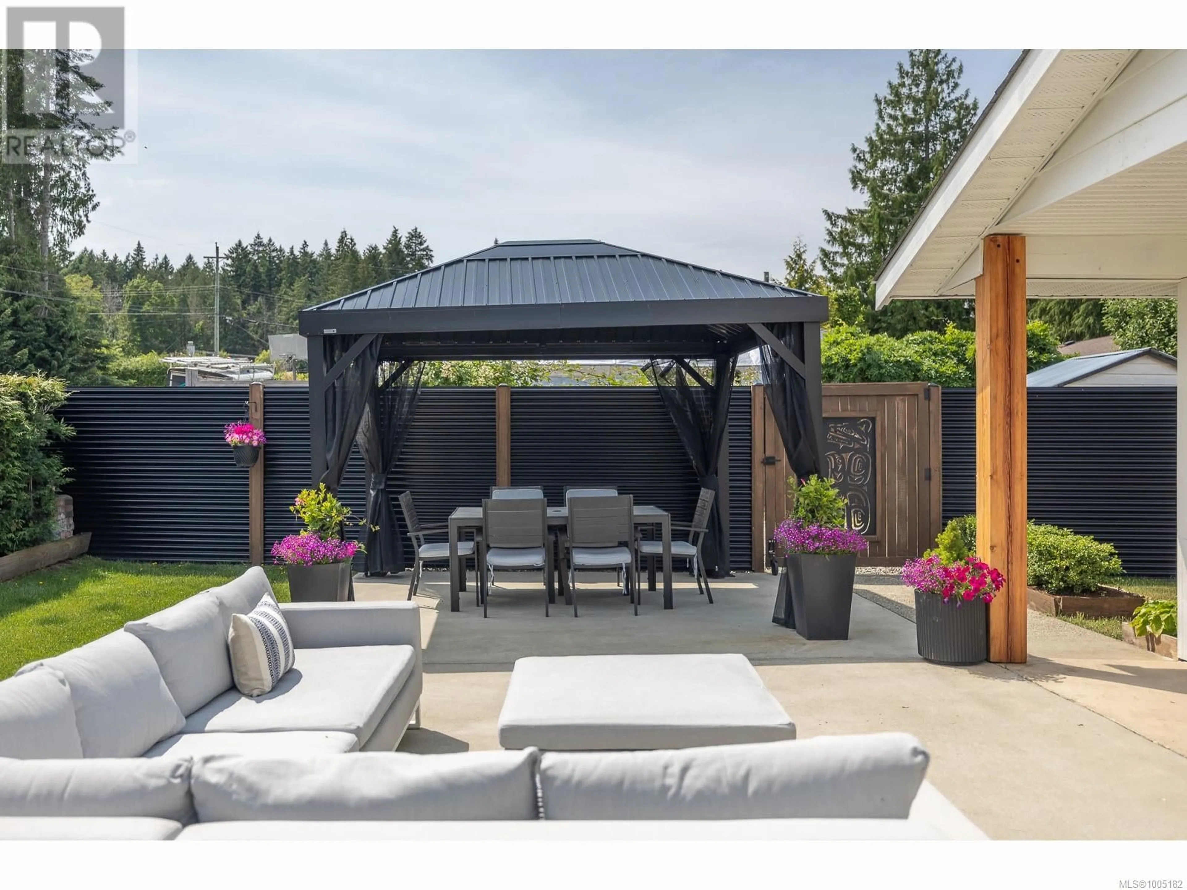 Patio, unknown for 185 SIXTH AVENUE WEST, Qualicum Beach British Columbia V9K1S1