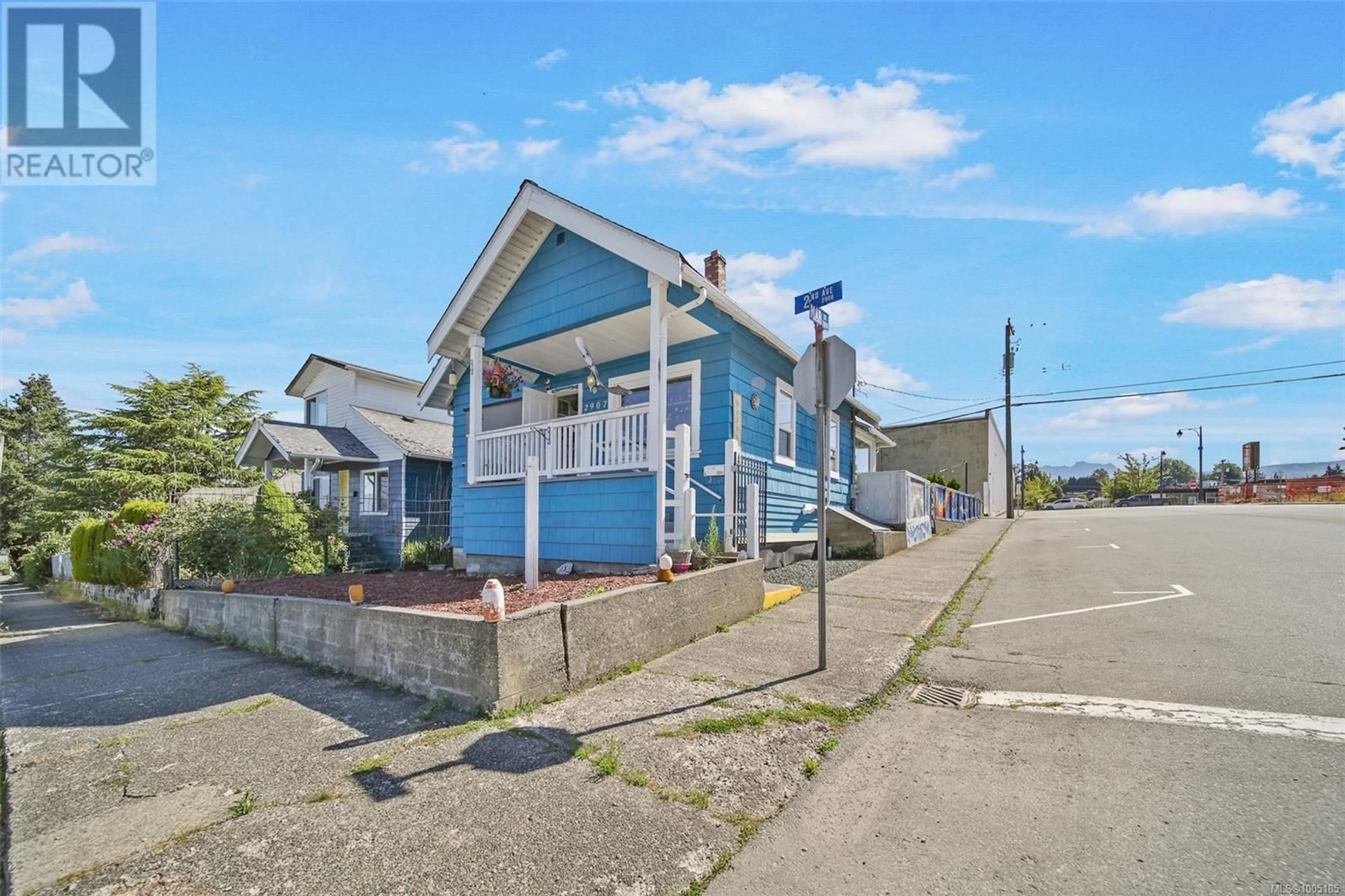 A pic from outside/outdoor area/front of a property/back of a property/a pic from drone, street for 2907 2ND AVENUE, Port Alberni British Columbia V9Y1Z3
