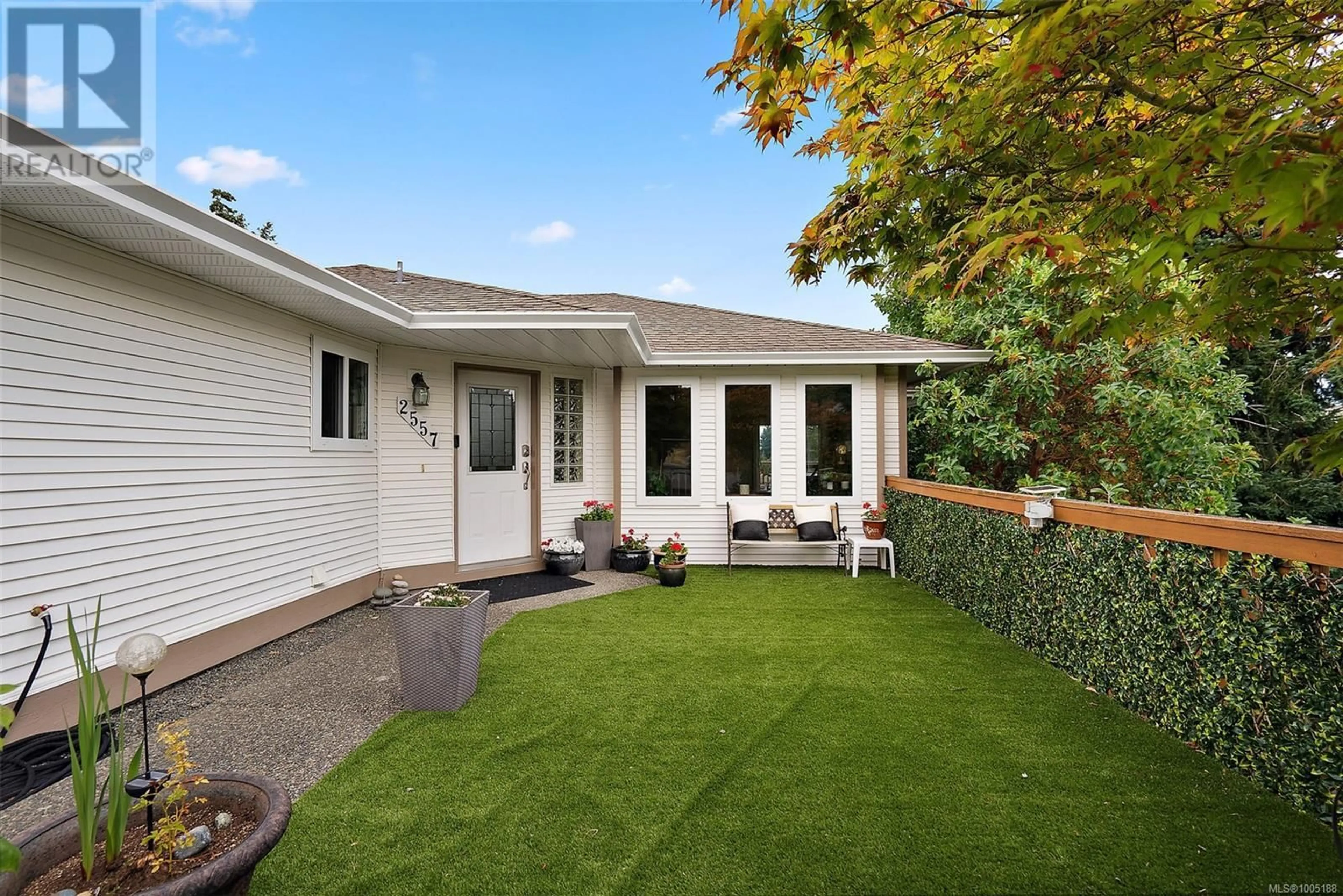 Home with vinyl exterior material, street for 2557 BUCKLER AVENUE, Langford British Columbia V9B5V3