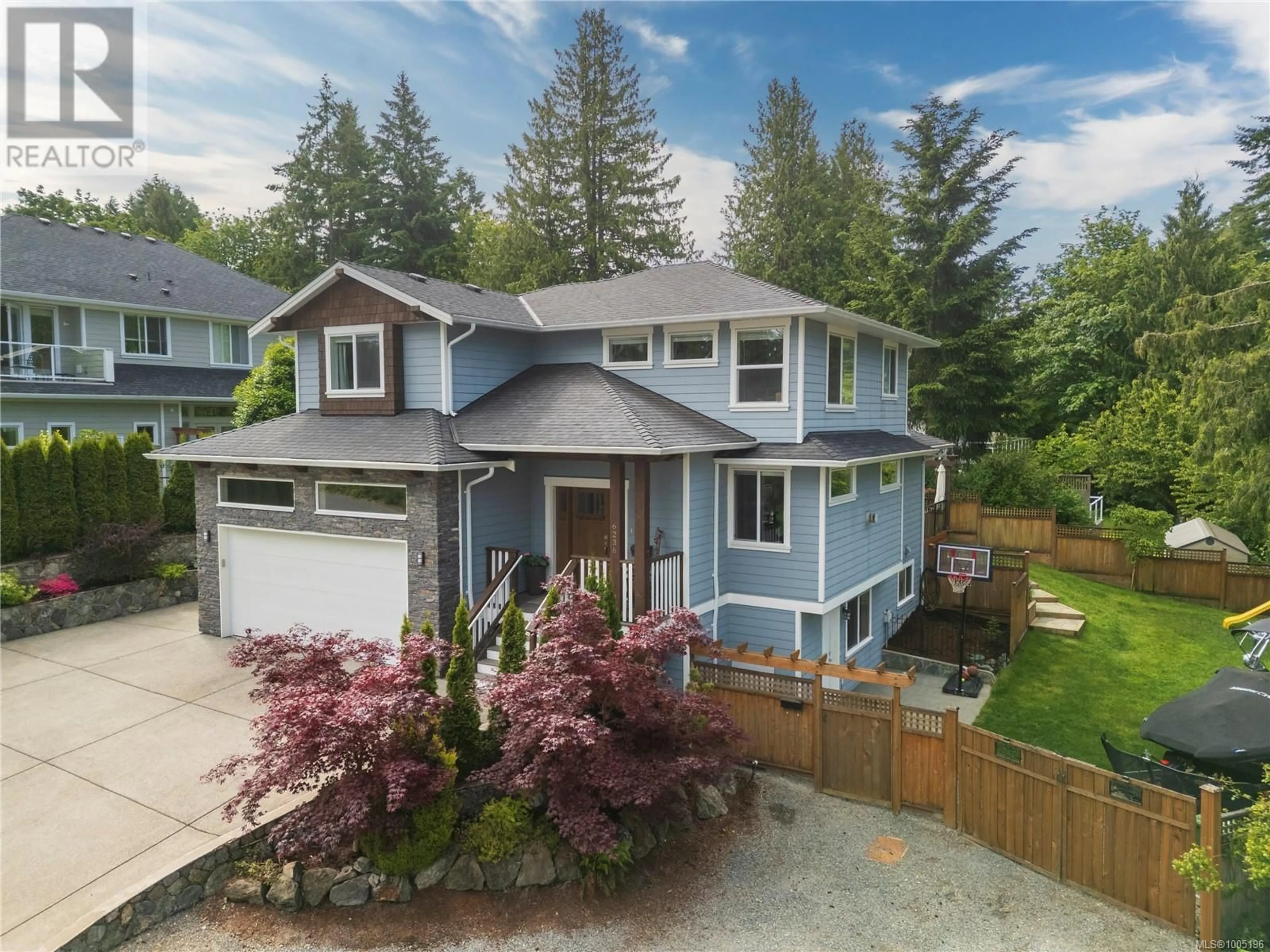 A pic from outside/outdoor area/front of a property/back of a property/a pic from drone, street for 6236 ELIZABETH GARDEN COURT, Central Saanich British Columbia V8Z0E3