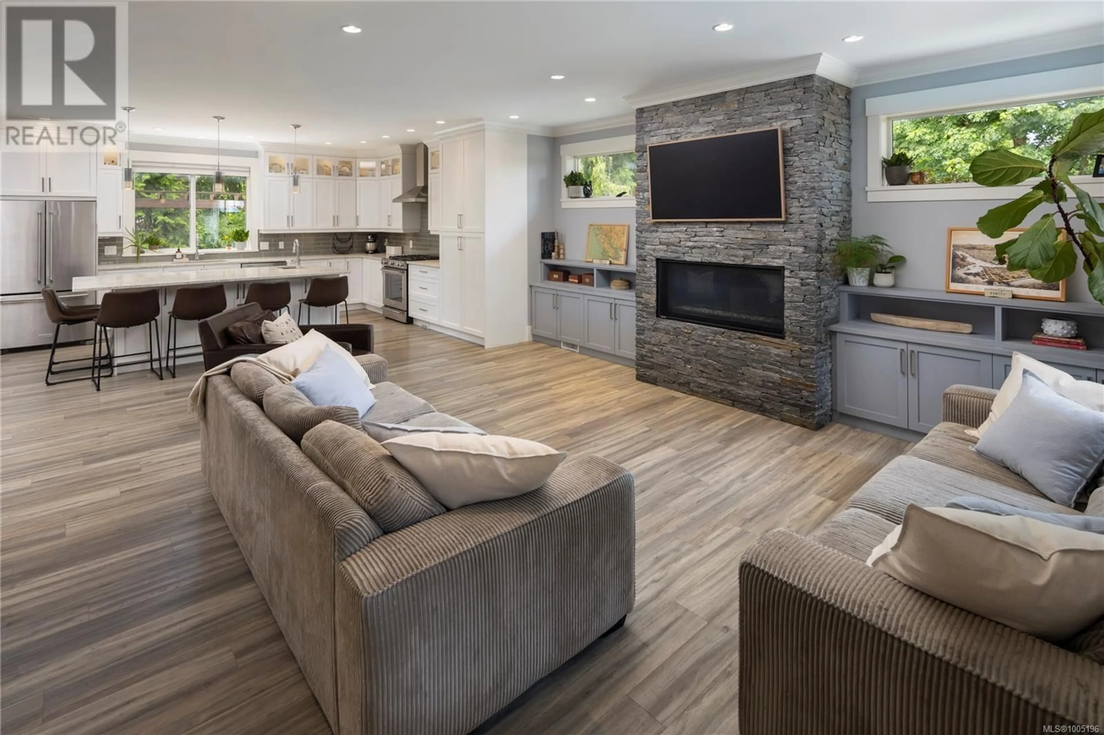 Living room with furniture, unknown for 6236 ELIZABETH GARDEN COURT, Central Saanich British Columbia V8Z0E3