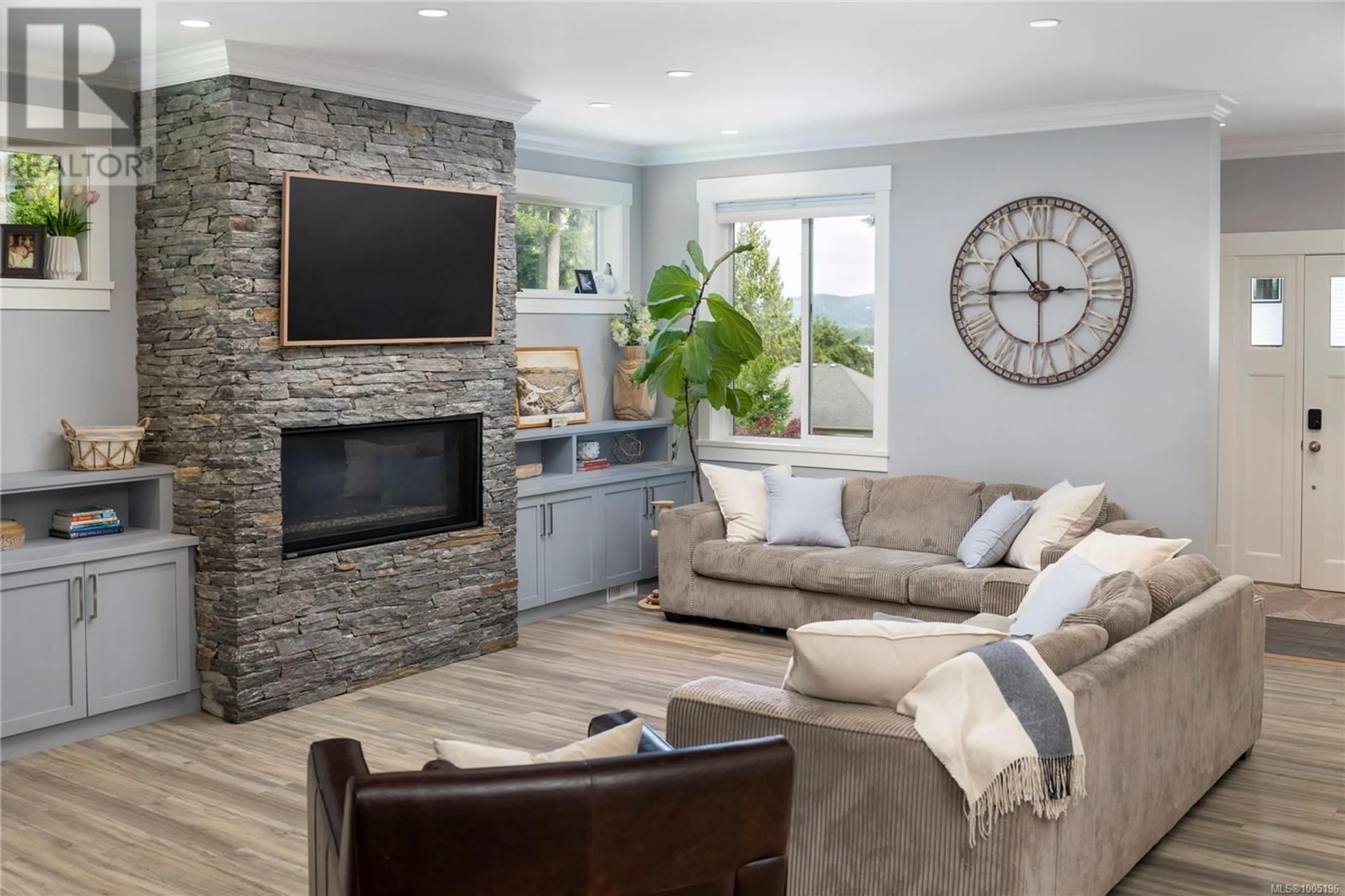Living room with furniture, unknown for 6236 ELIZABETH GARDEN COURT, Central Saanich British Columbia V8Z0E3