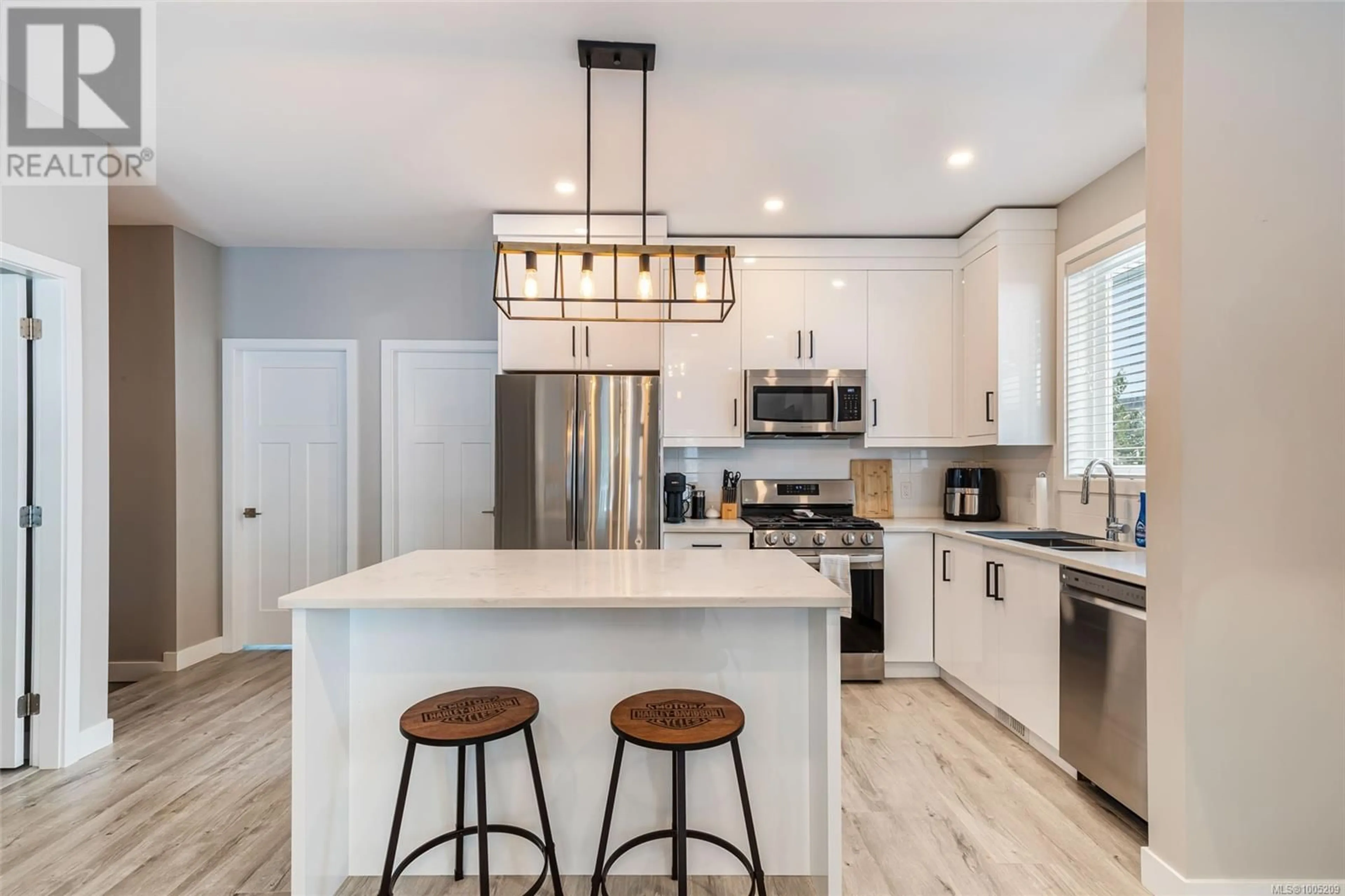 Open concept kitchen, unknown for 2159 SALMON ROAD, Nanaimo British Columbia V9R6J2