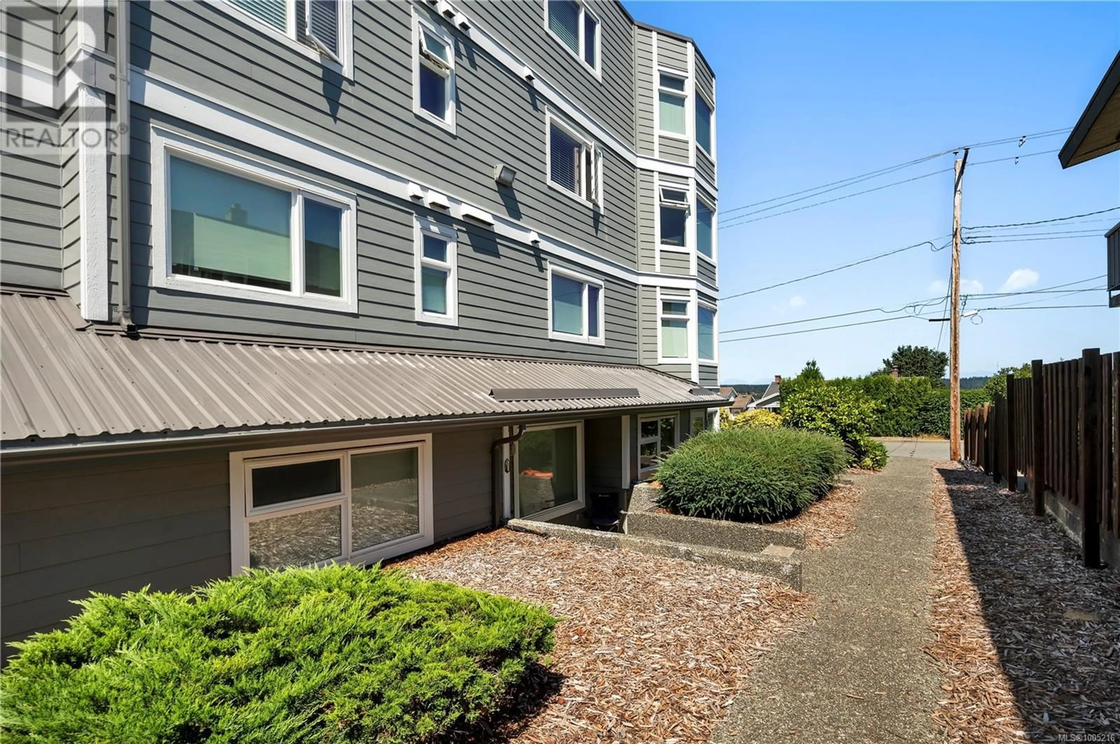 Patio, water/lake/river/ocean view for 1F - 690 COLWYN STREET, Campbell River British Columbia V9W2X1