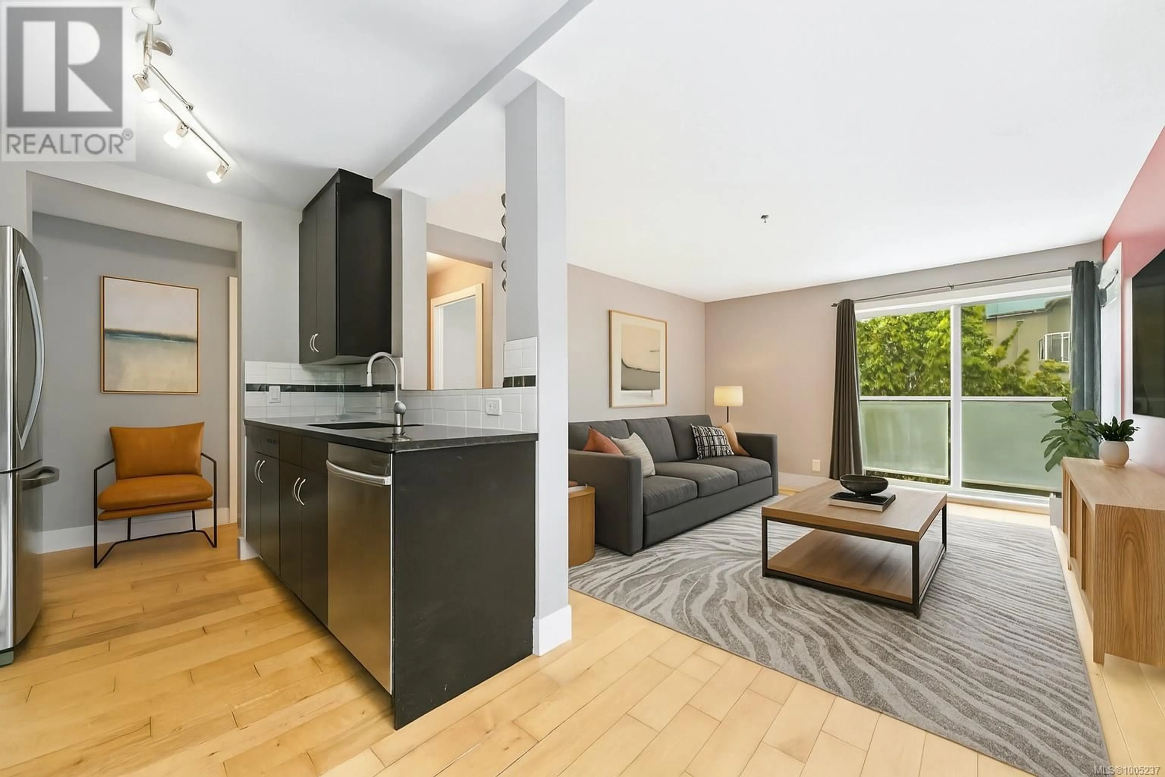 Unknown for 203 - 2515 DOWLER PLACE, Victoria British Columbia V8T4H7