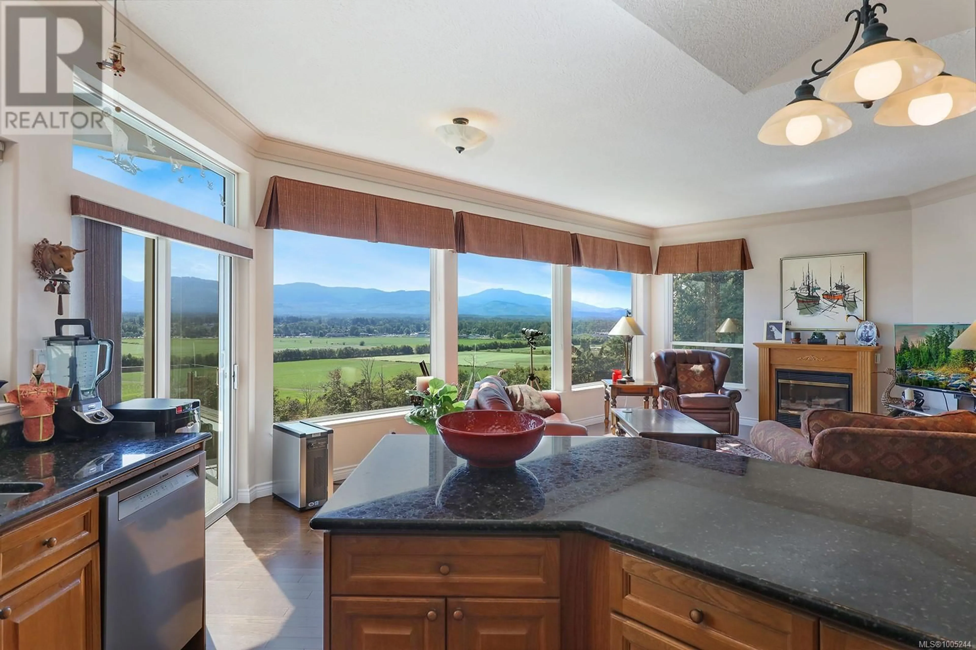 Open concept kitchen, ceramic/tile floor for 1437 VALLEY VIEW DRIVE, Courtenay British Columbia V9N8T3