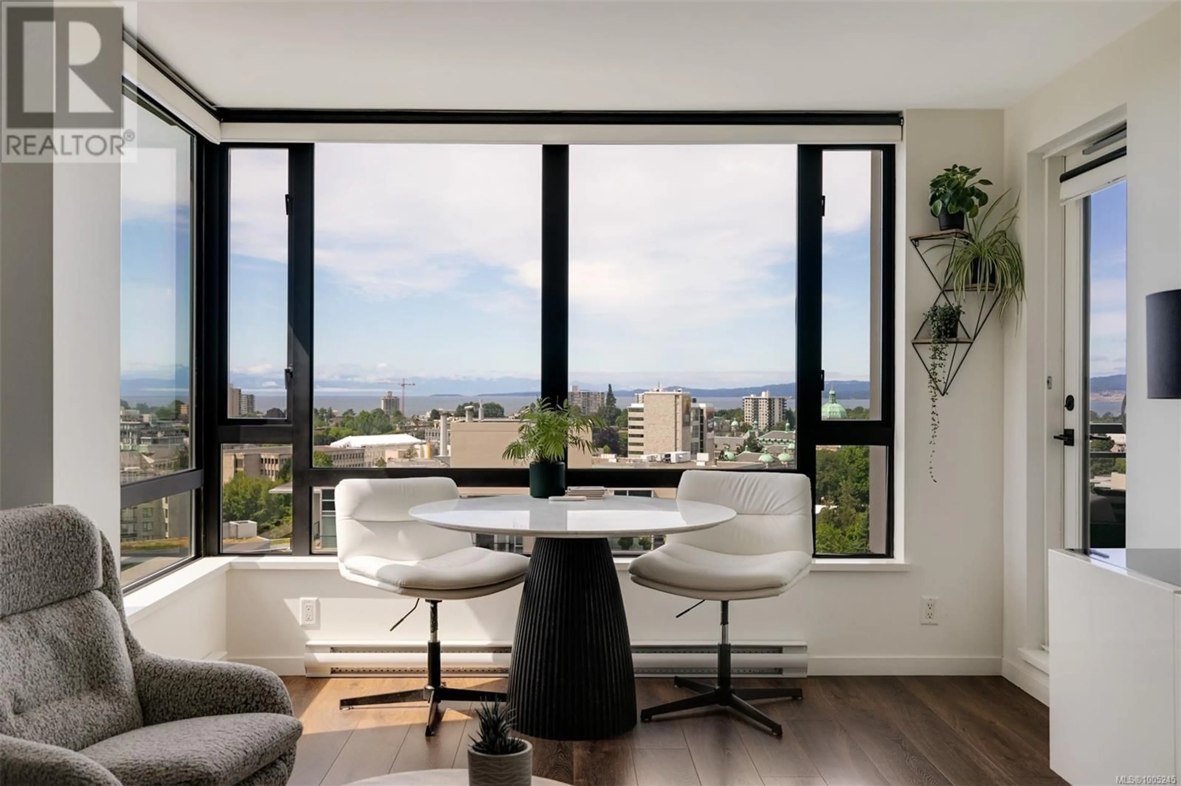A pic of a room for 1508 - 751 FAIRFIELD ROAD, Victoria British Columbia V8V3E4