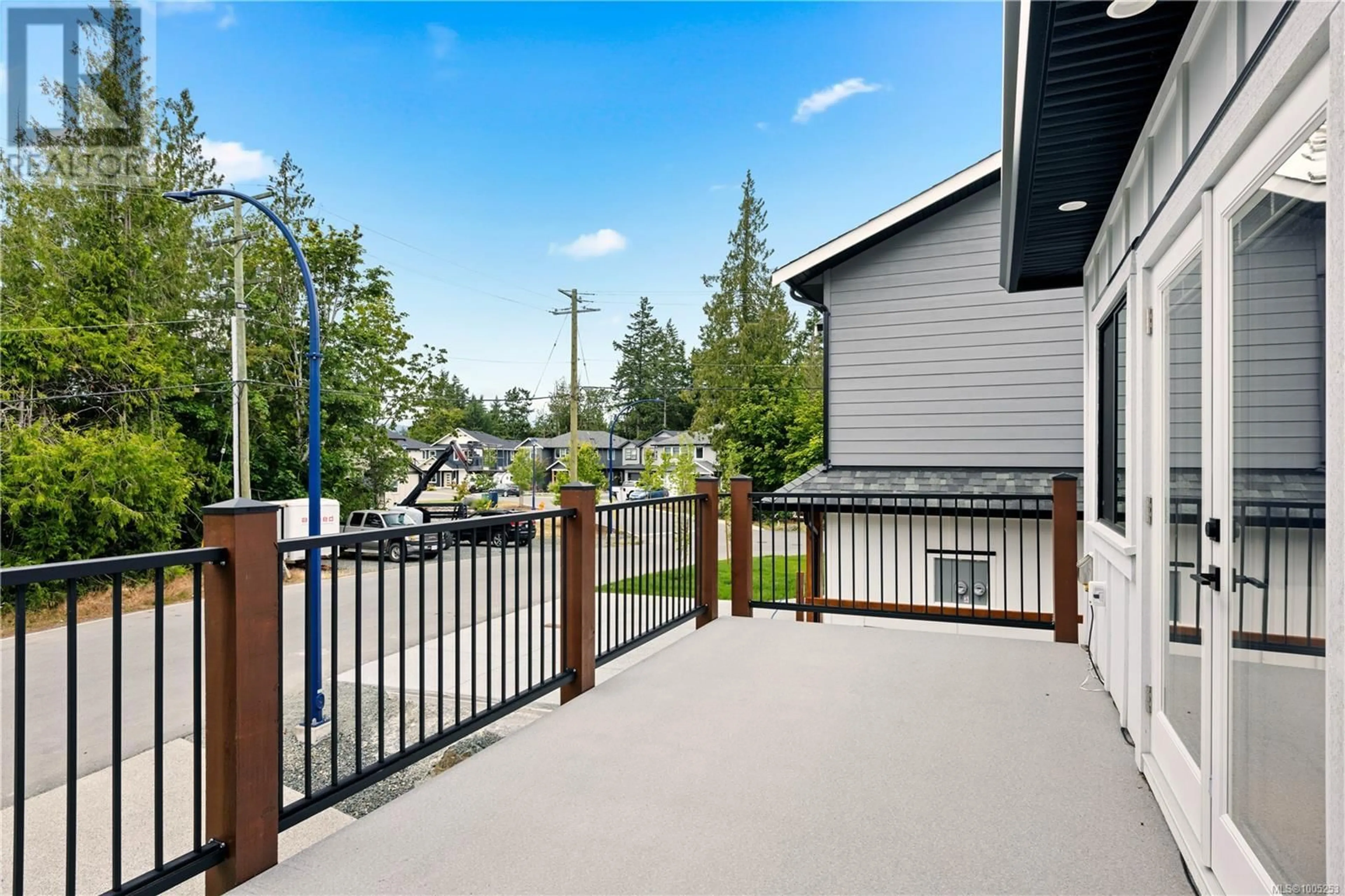 Patio, street for 645 FREDERIC ROAD, Langford British Columbia V9C0R3