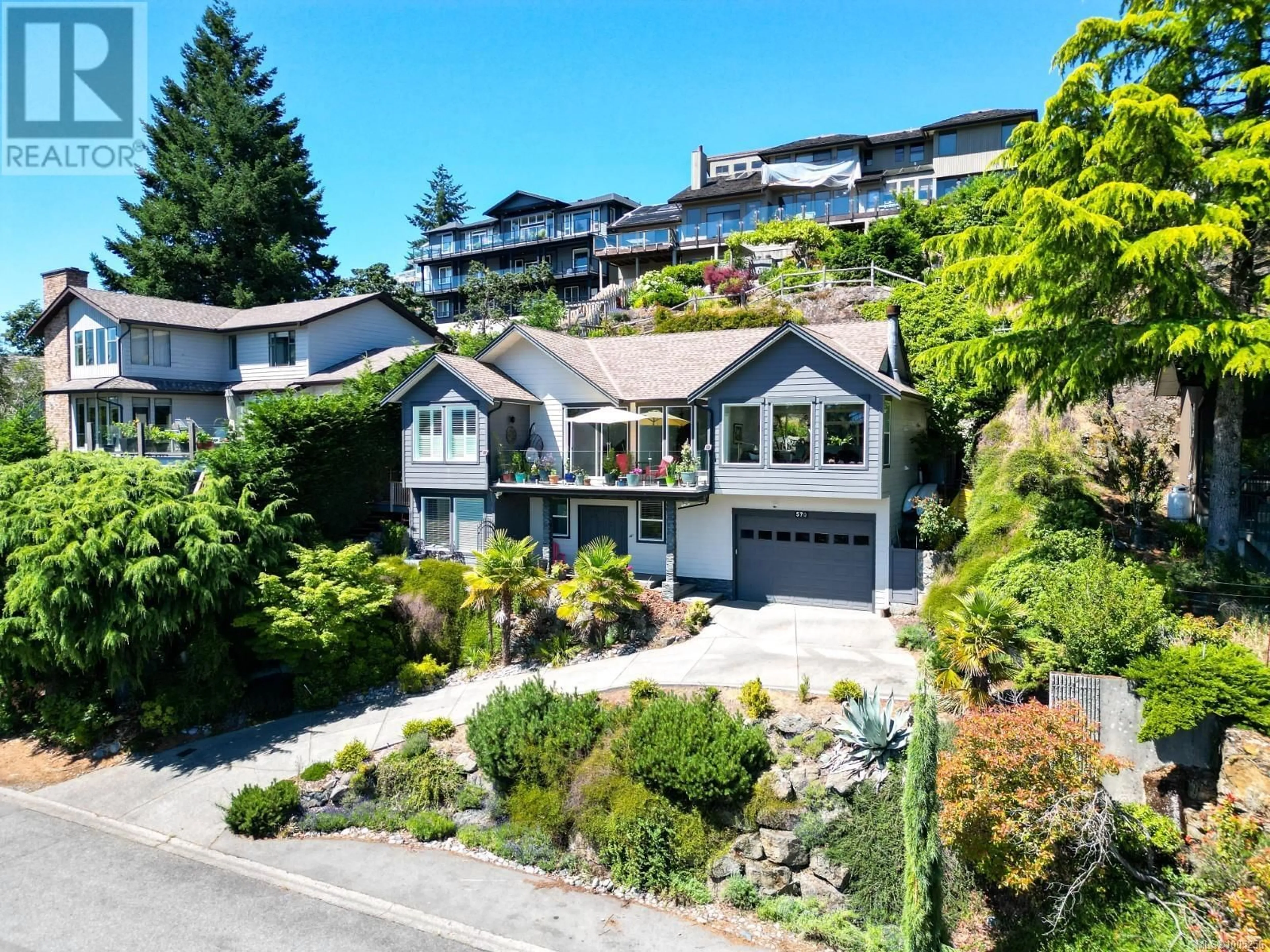 A pic from outside/outdoor area/front of a property/back of a property/a pic from drone, street for 570 CUMBERLAND PLACE, Nanaimo British Columbia V9T4S5