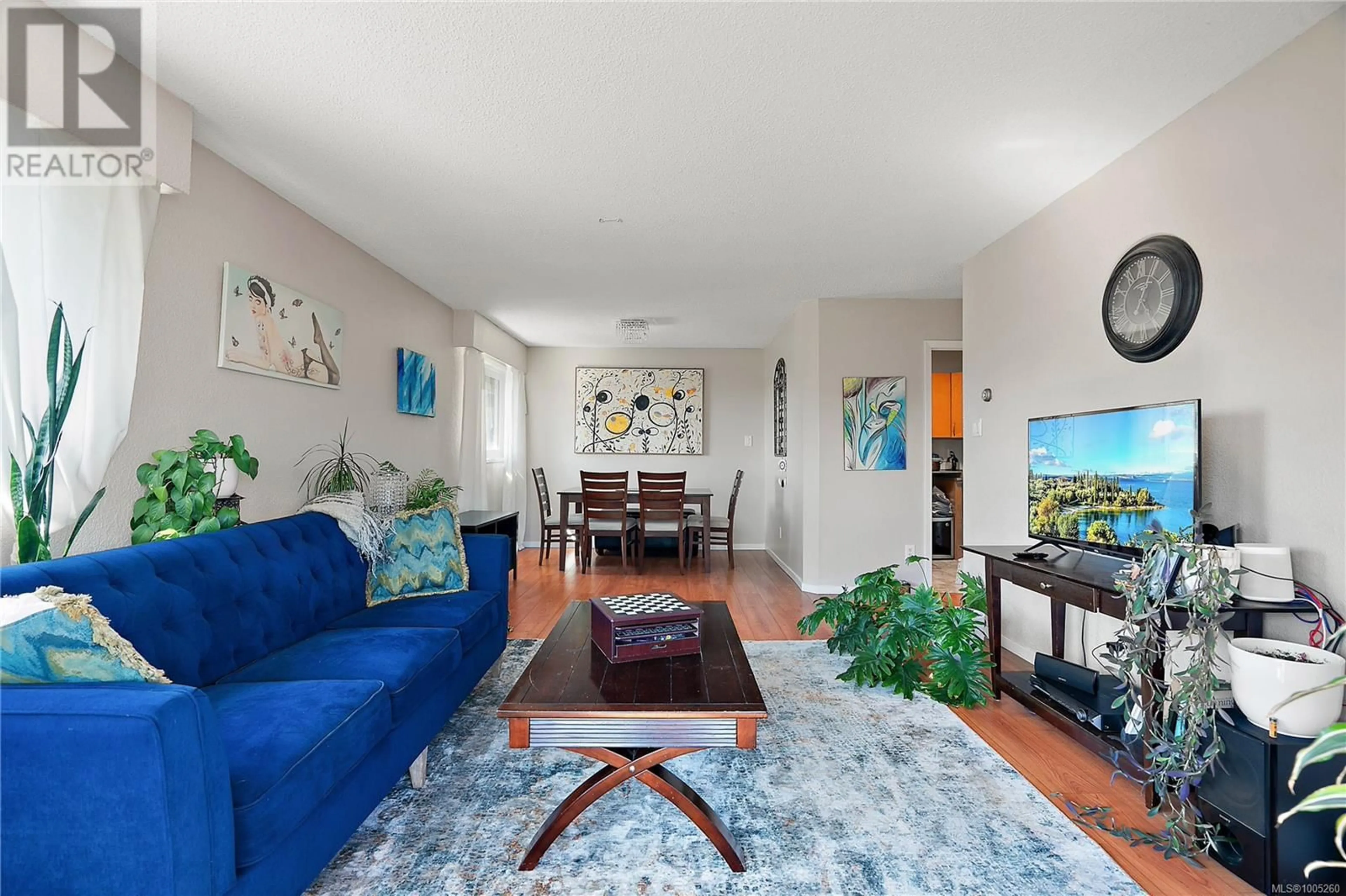 Living room with furniture, unknown for 416 - 1525 HILLSIDE AVENUE, Victoria British Columbia V8T2C1